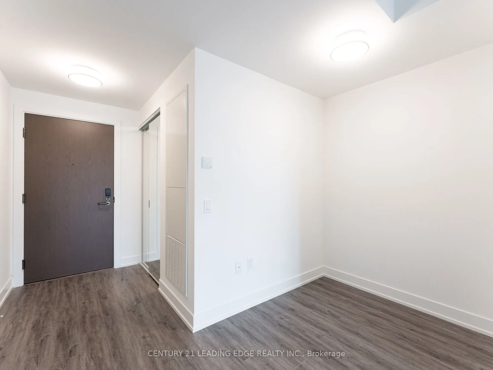 20 Inn On The Park Drive E, #1439