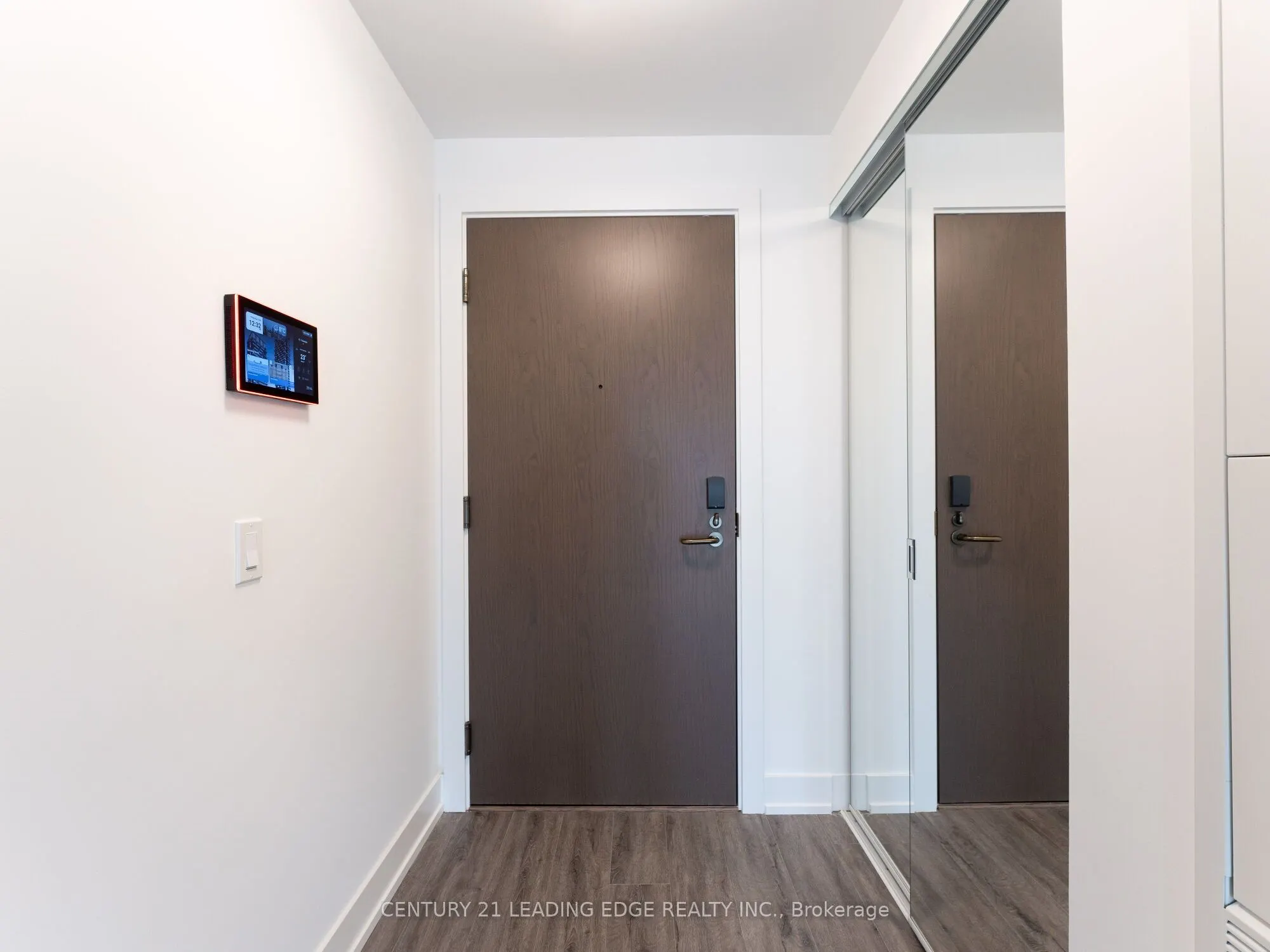 20 Inn On The Park Drive E, #1439