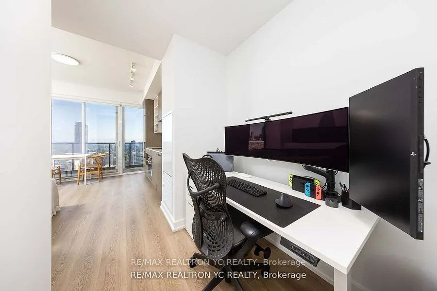 20 Edward Street, #2516