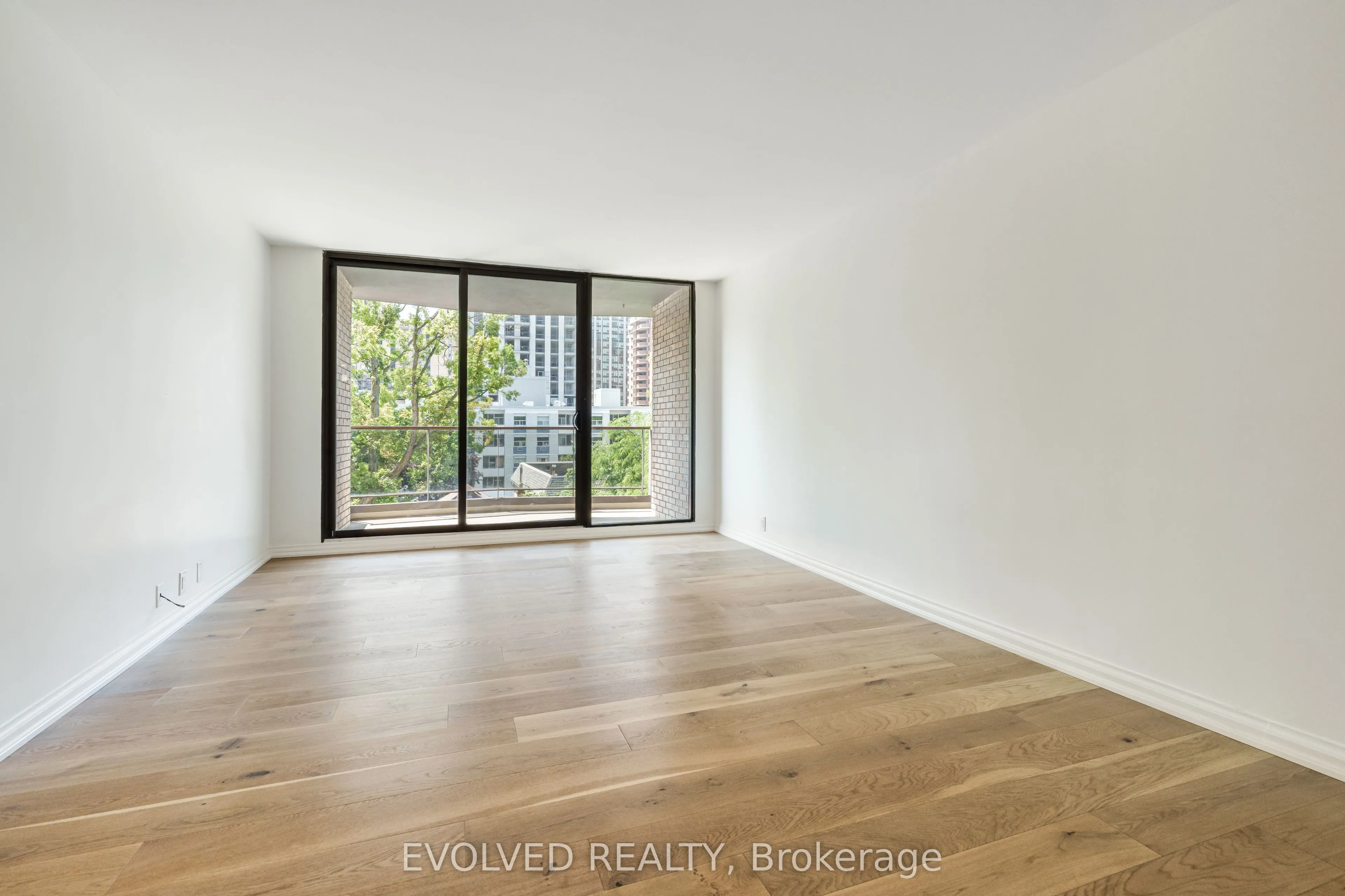 350 Lonsdale Road, #508