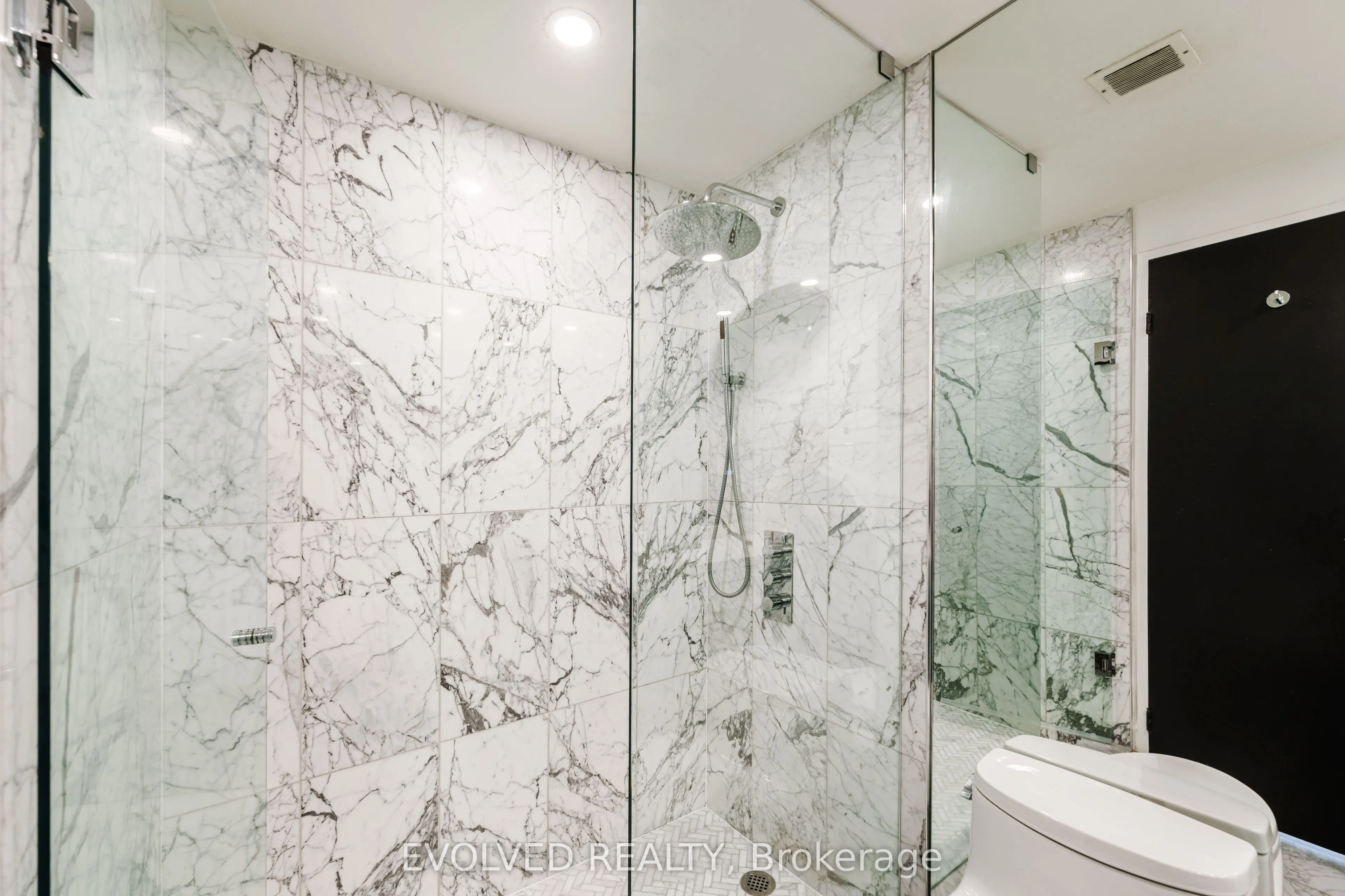 350 Lonsdale Road, #508