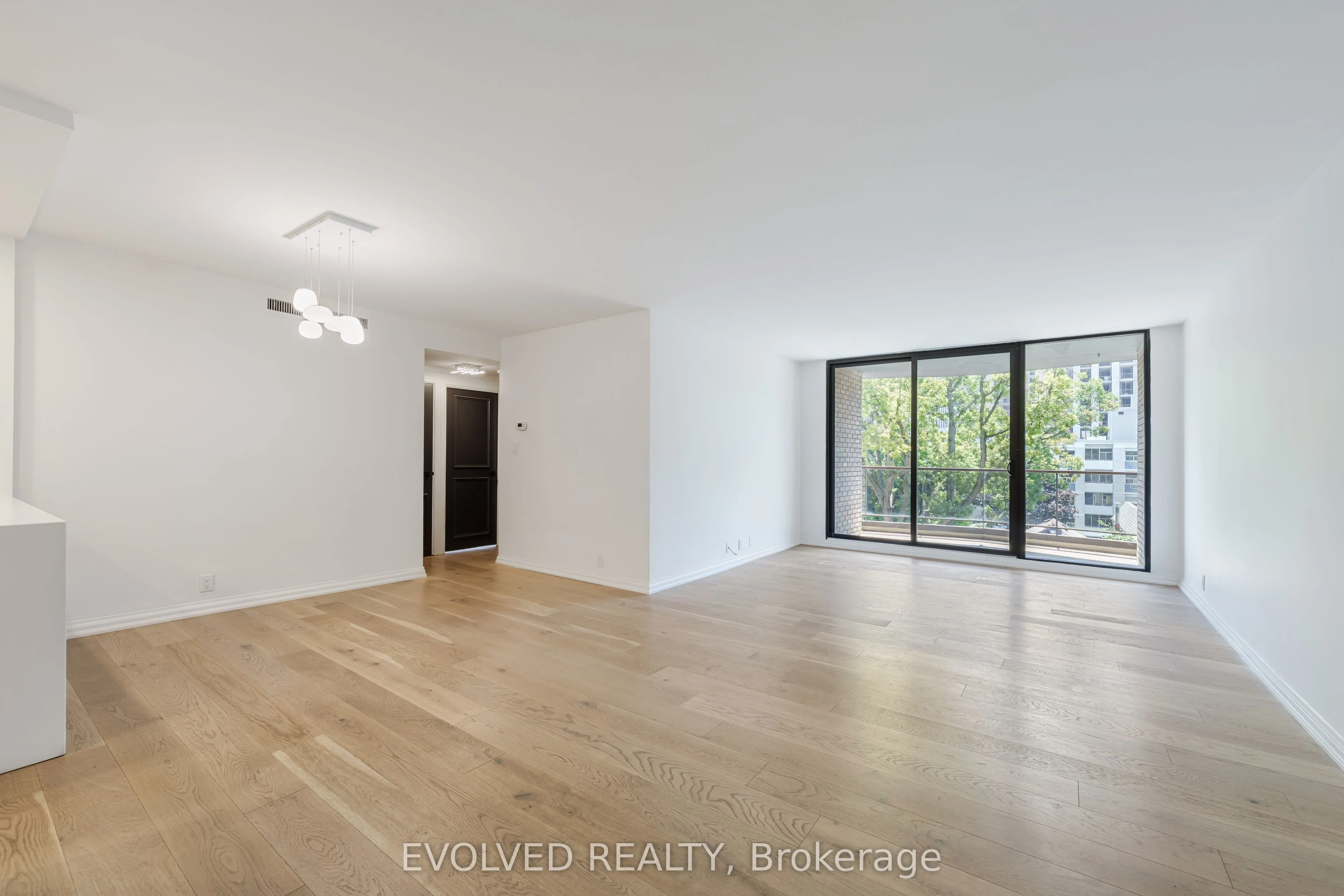 350 Lonsdale Road, #508