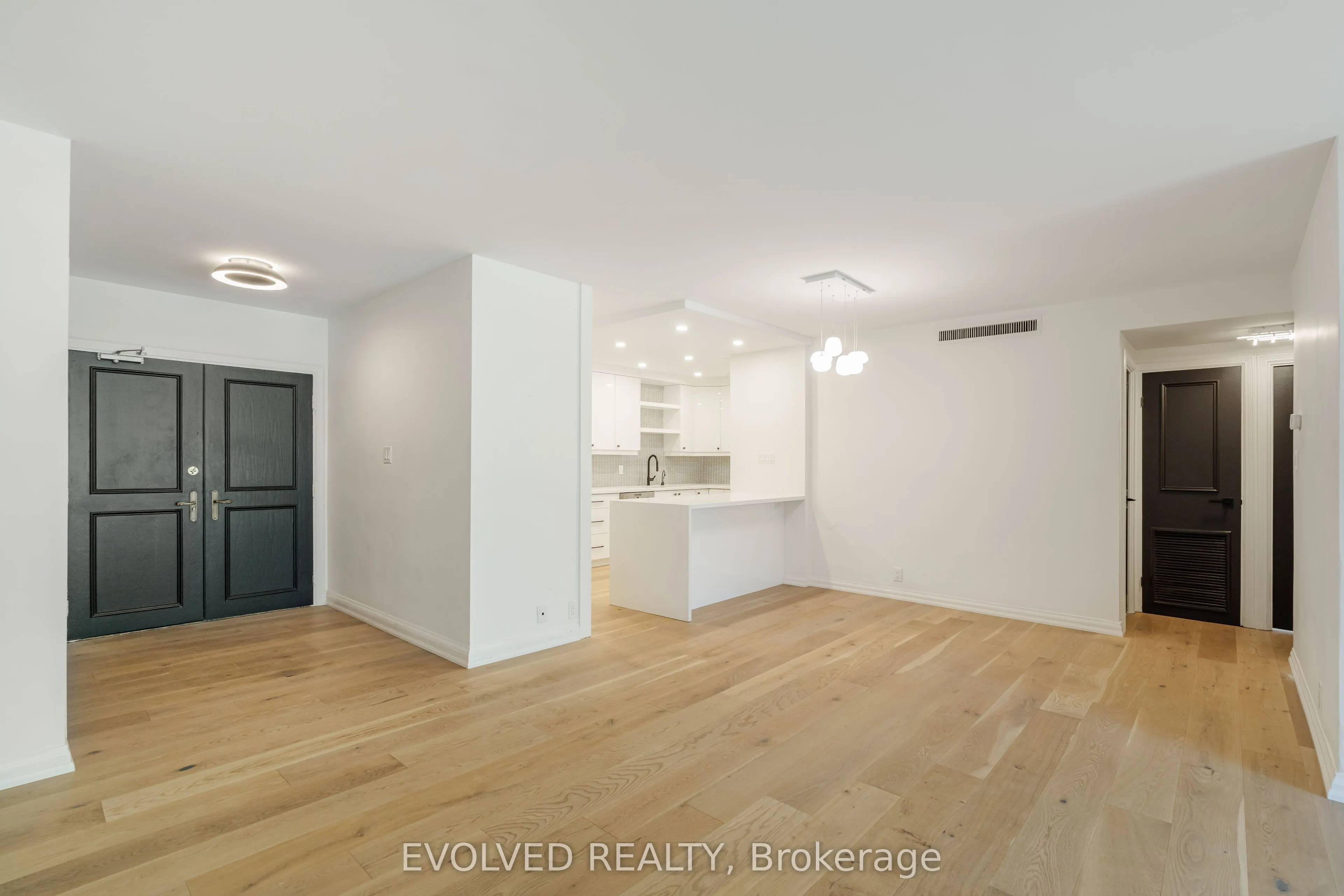 350 Lonsdale Road, #508