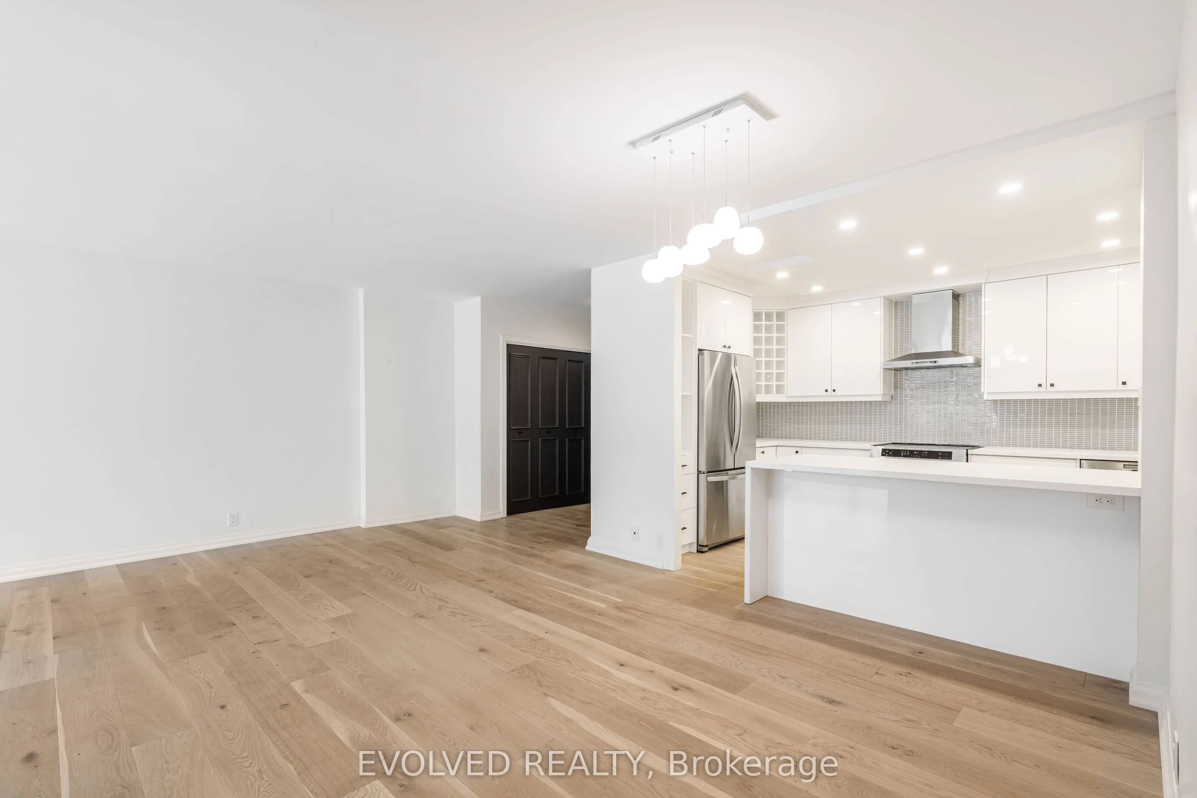 350 Lonsdale Road, #508