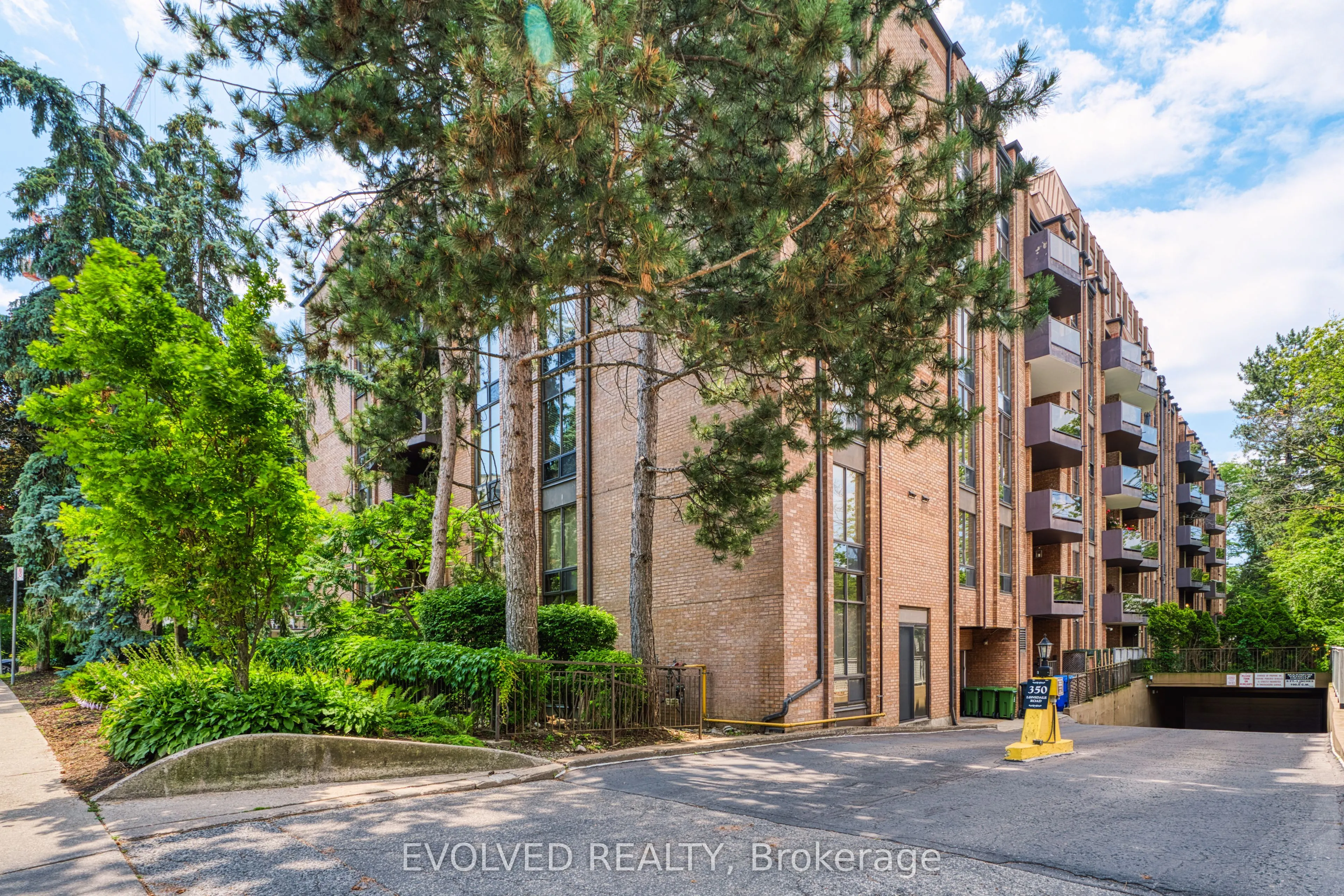 350 Lonsdale Road, #508