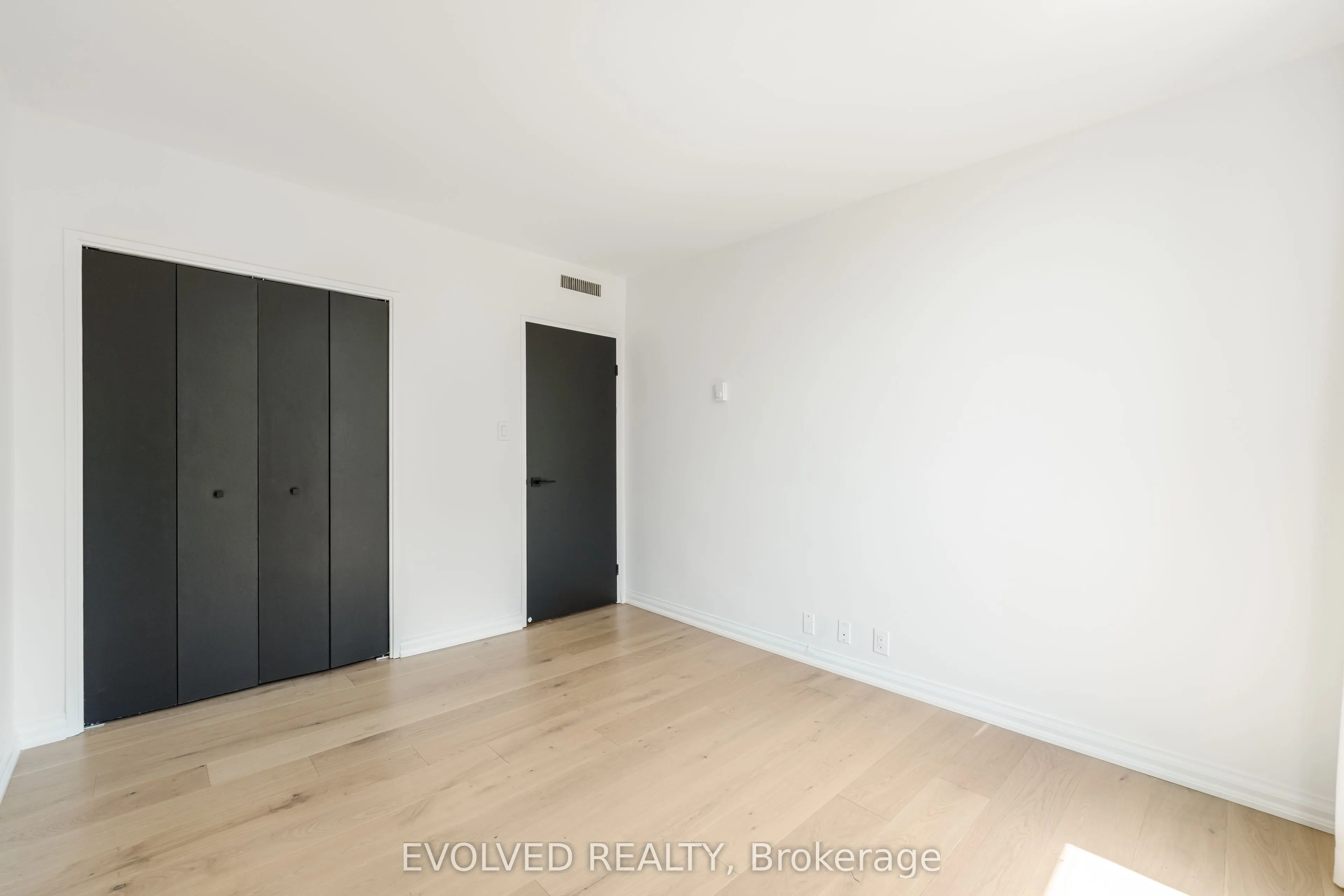 350 Lonsdale Road, #508