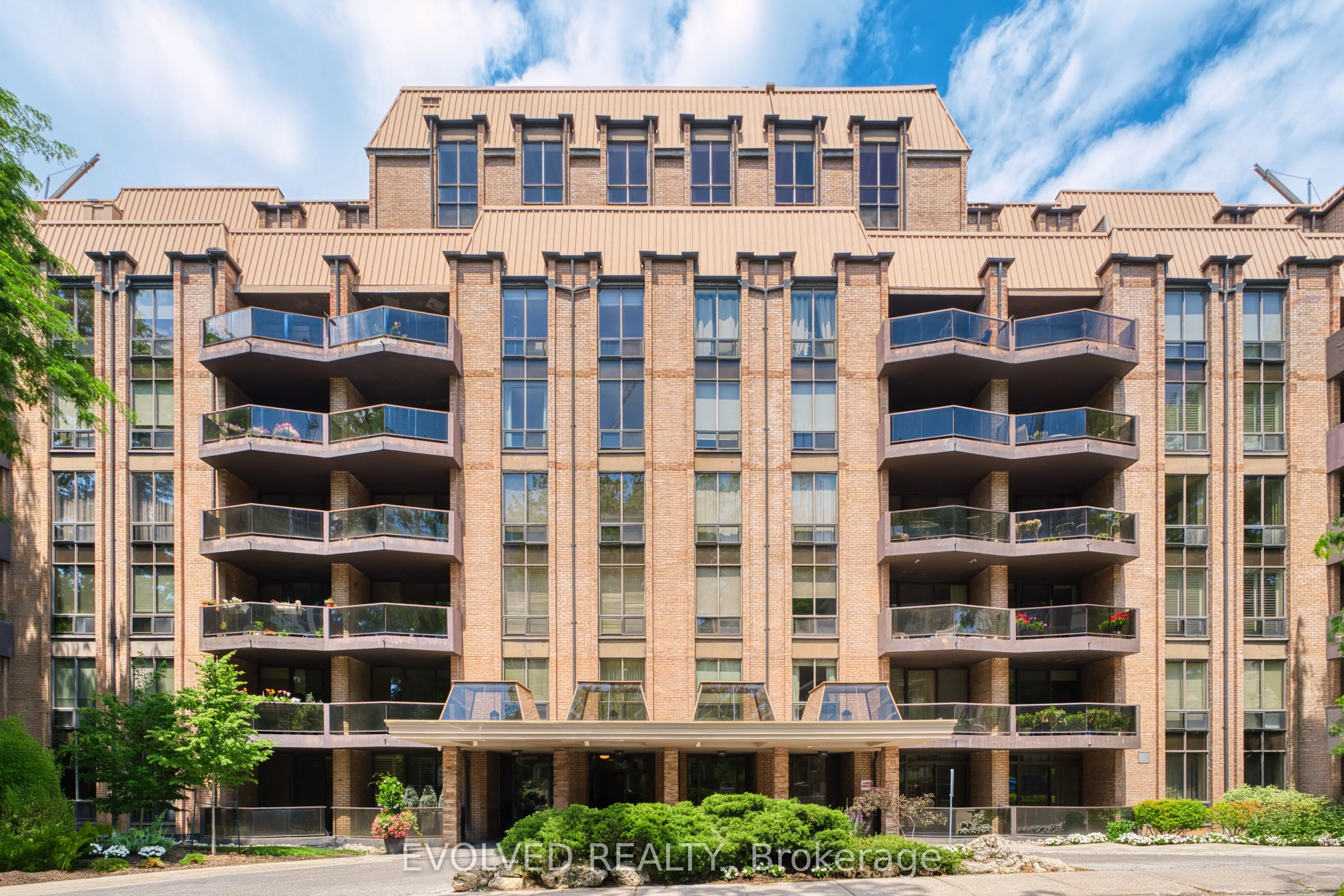 350 Lonsdale Road, #508