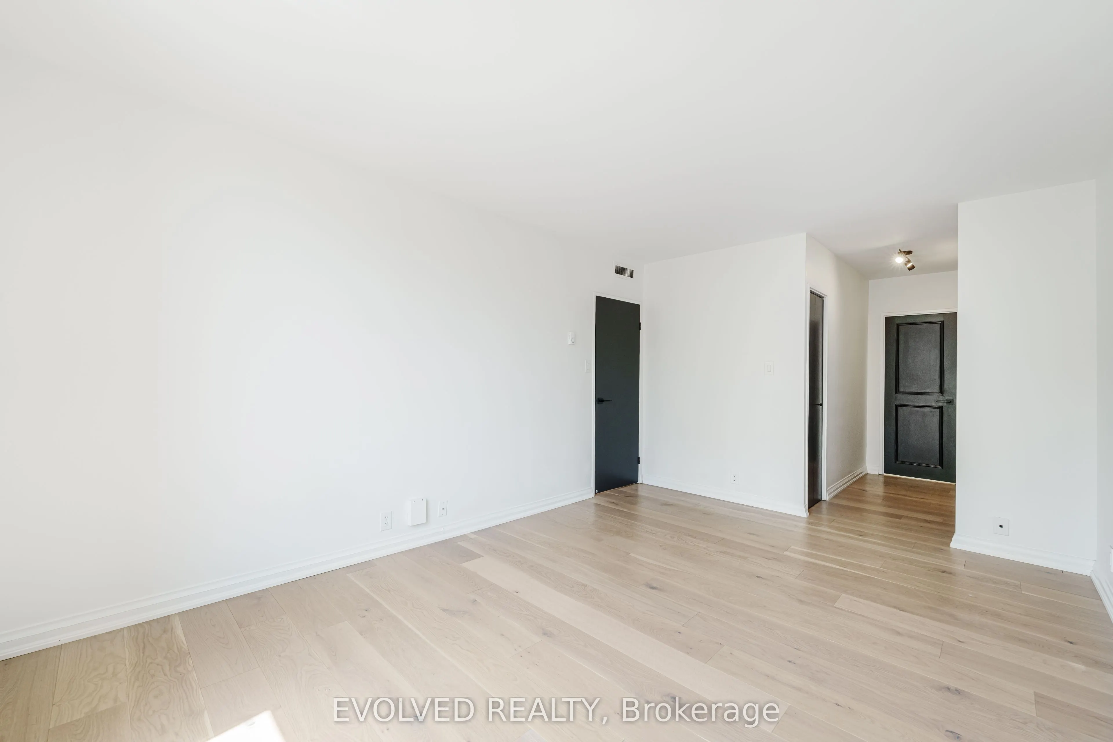 350 Lonsdale Road, #508