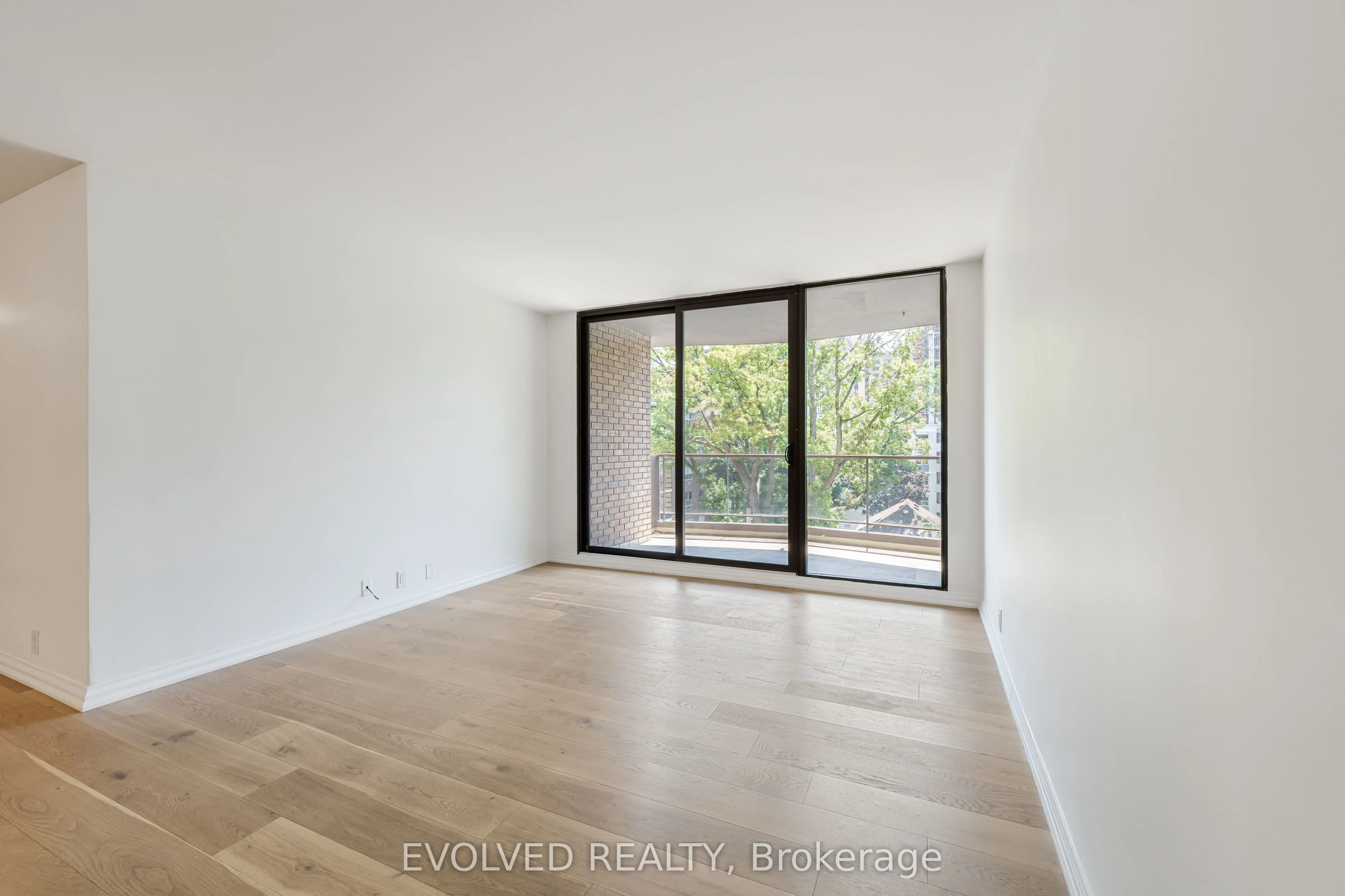 350 Lonsdale Road, #508
