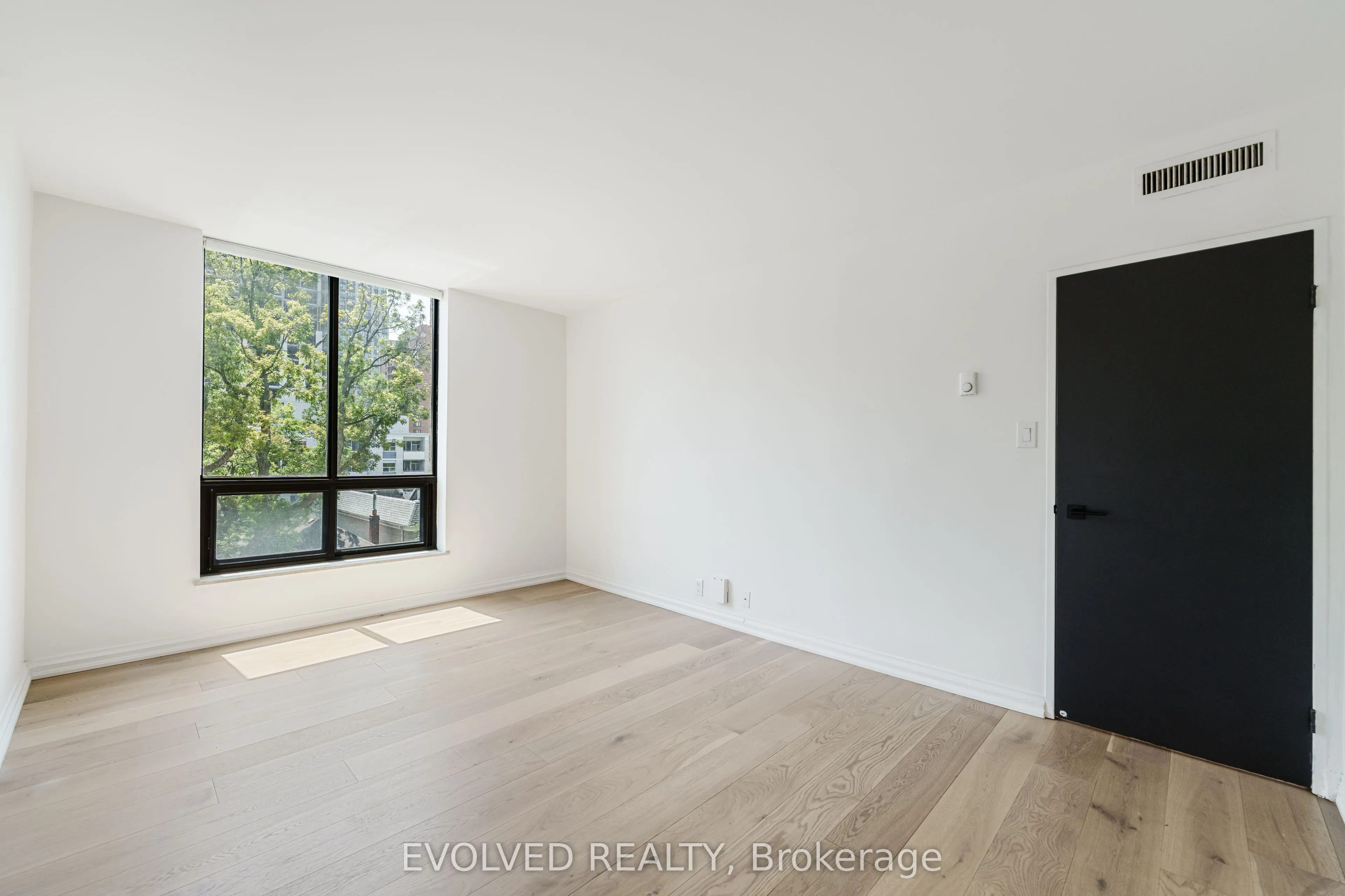 350 Lonsdale Road, #508
