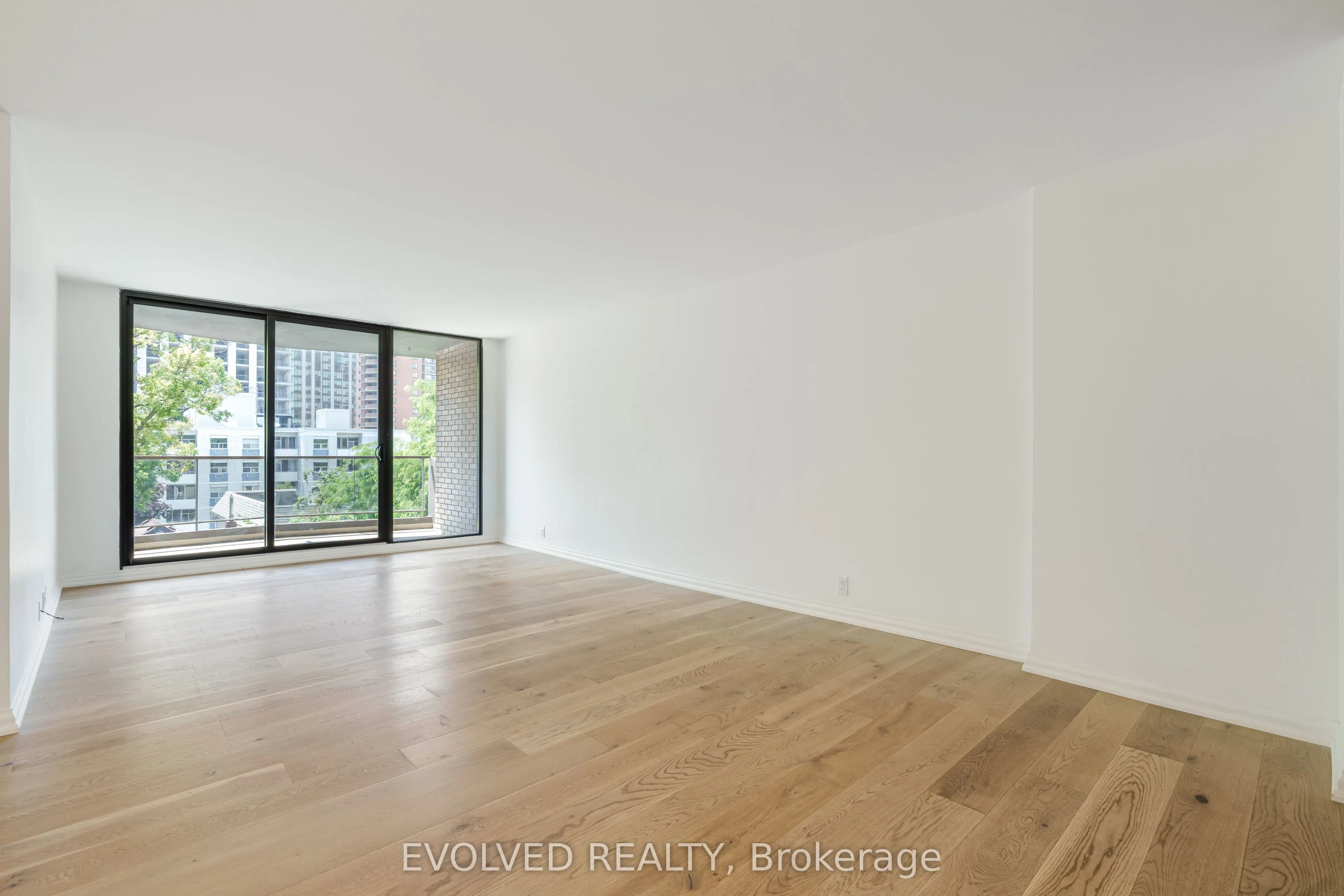 350 Lonsdale Road, #508