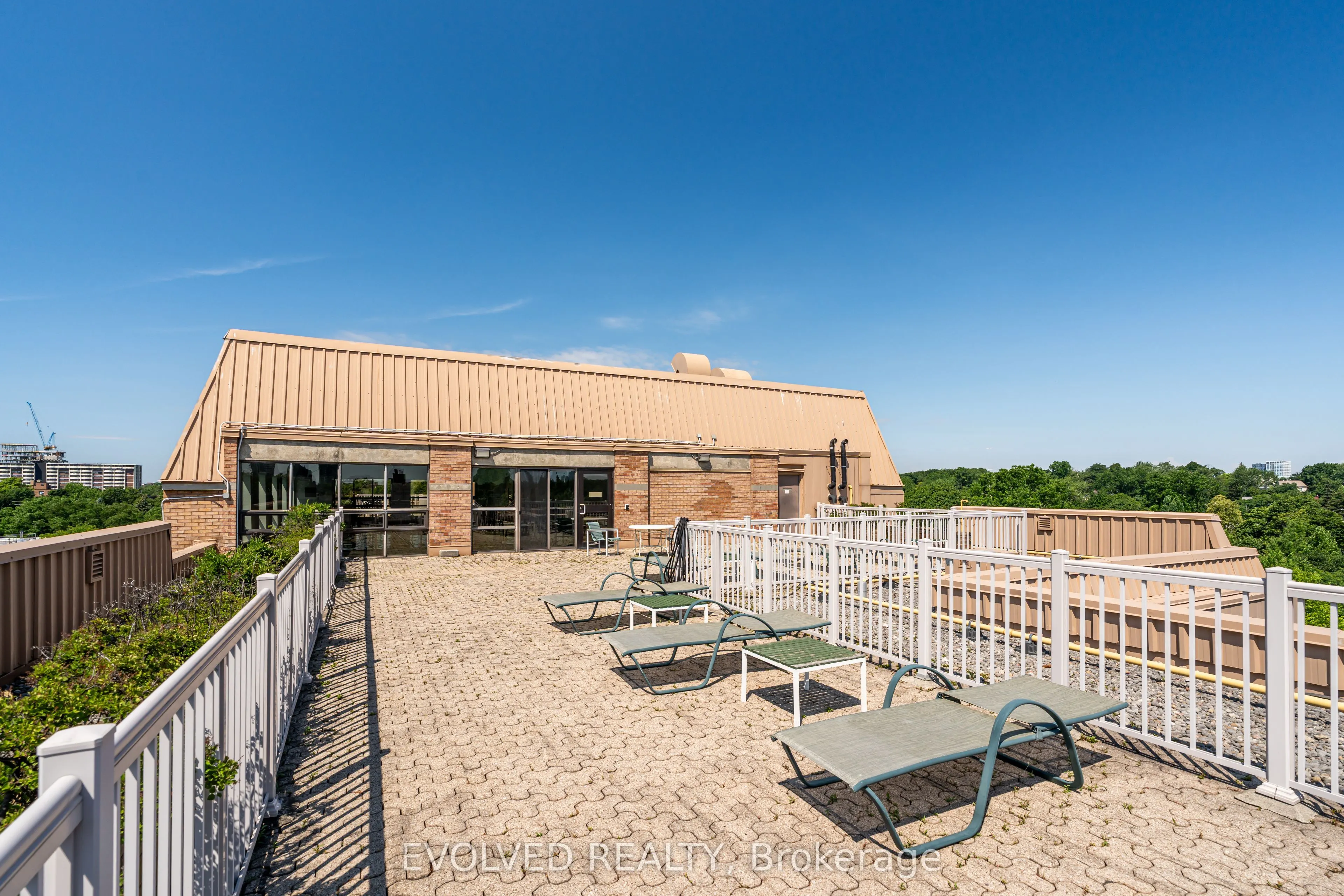 350 Lonsdale Road, #508