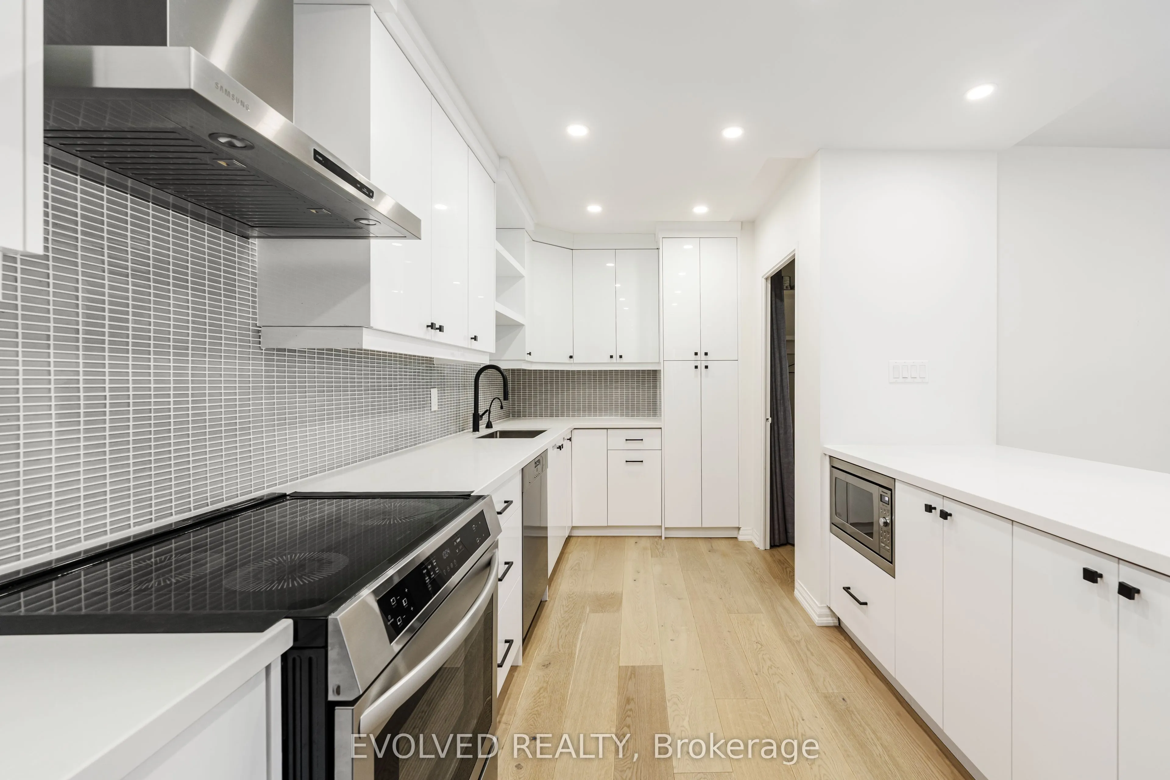 350 Lonsdale Road, #508