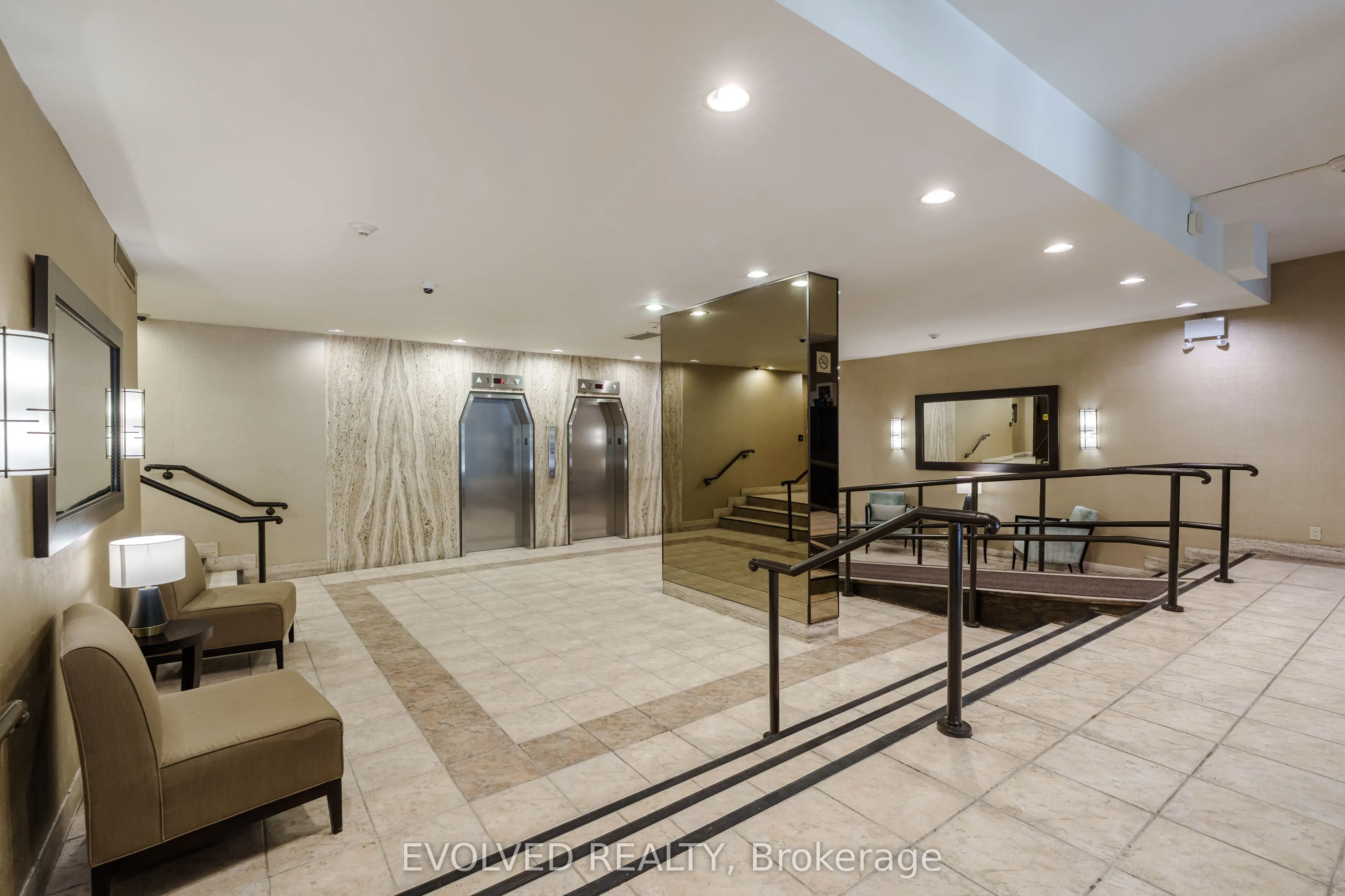 350 Lonsdale Road, #508