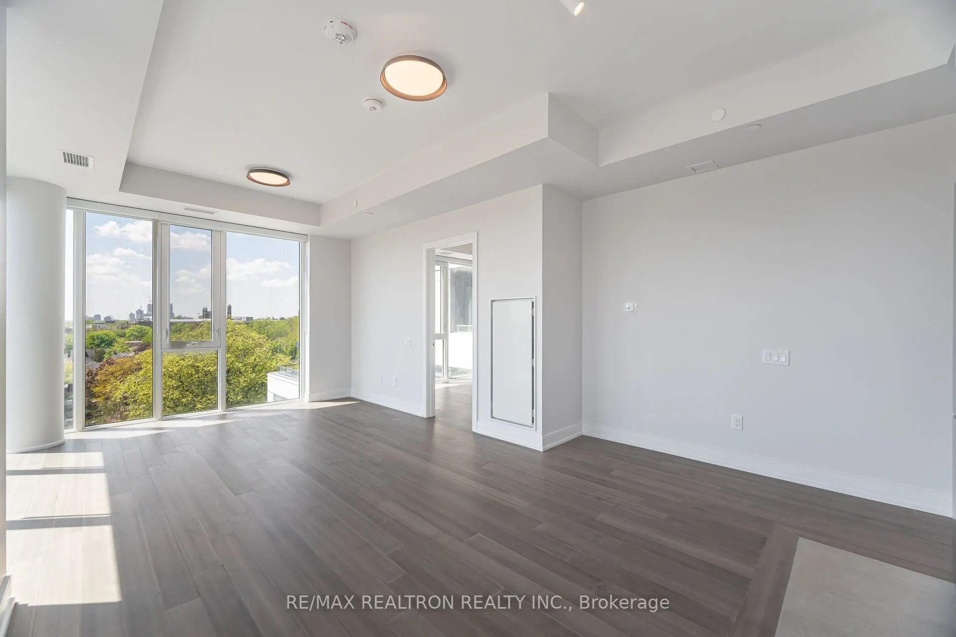 664 Spadina Avenue, #610