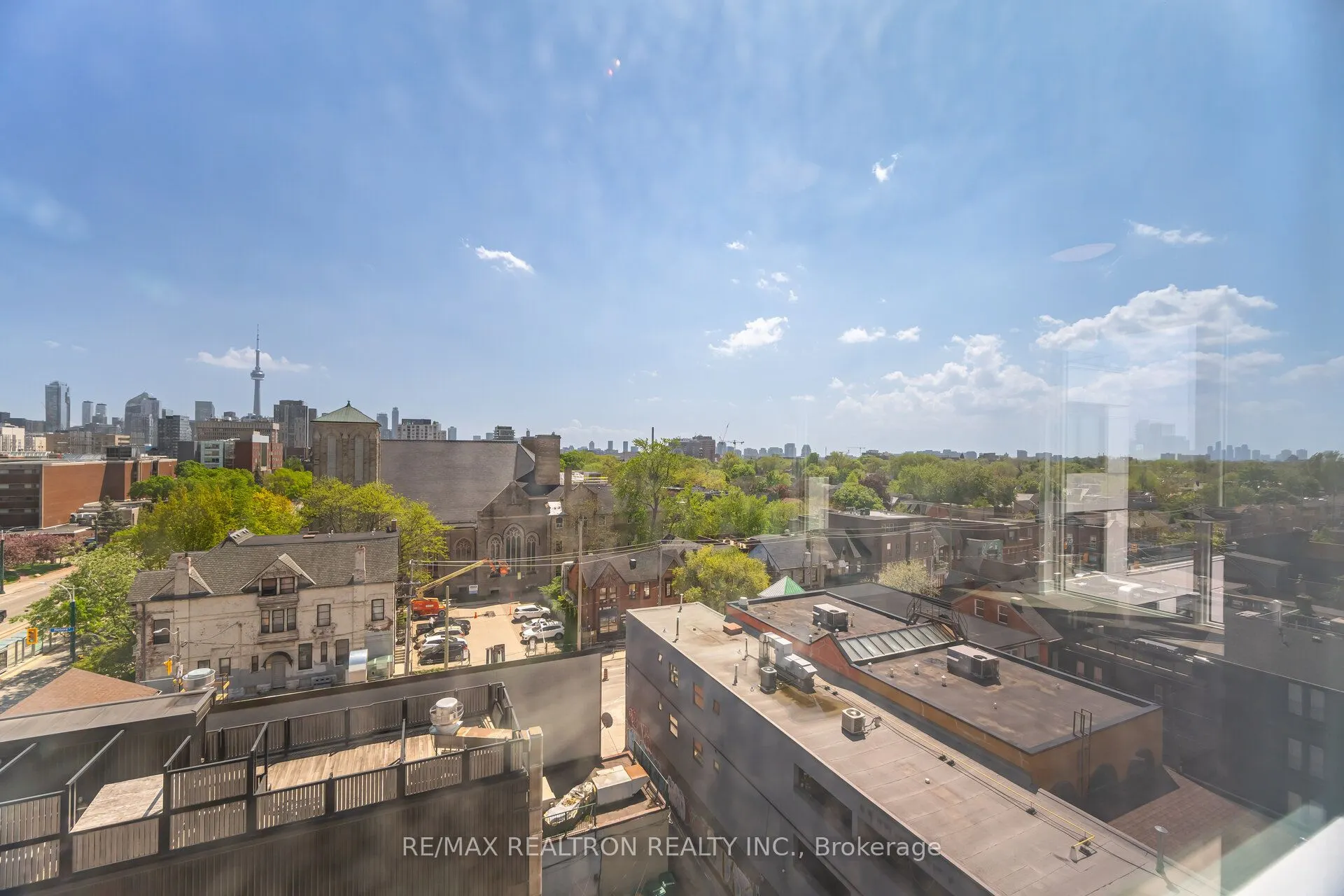 664 Spadina Avenue, #610