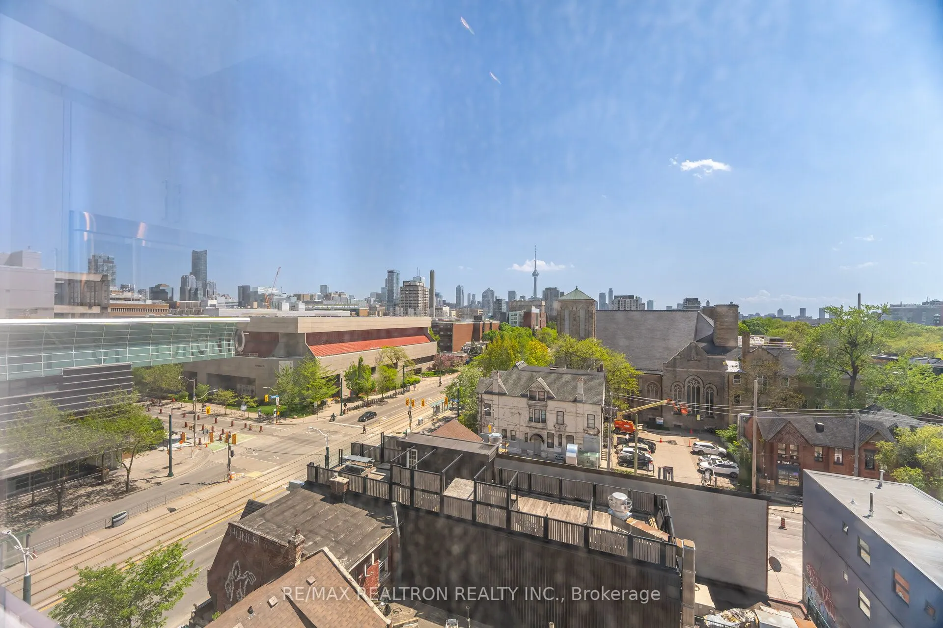 664 Spadina Avenue, #610