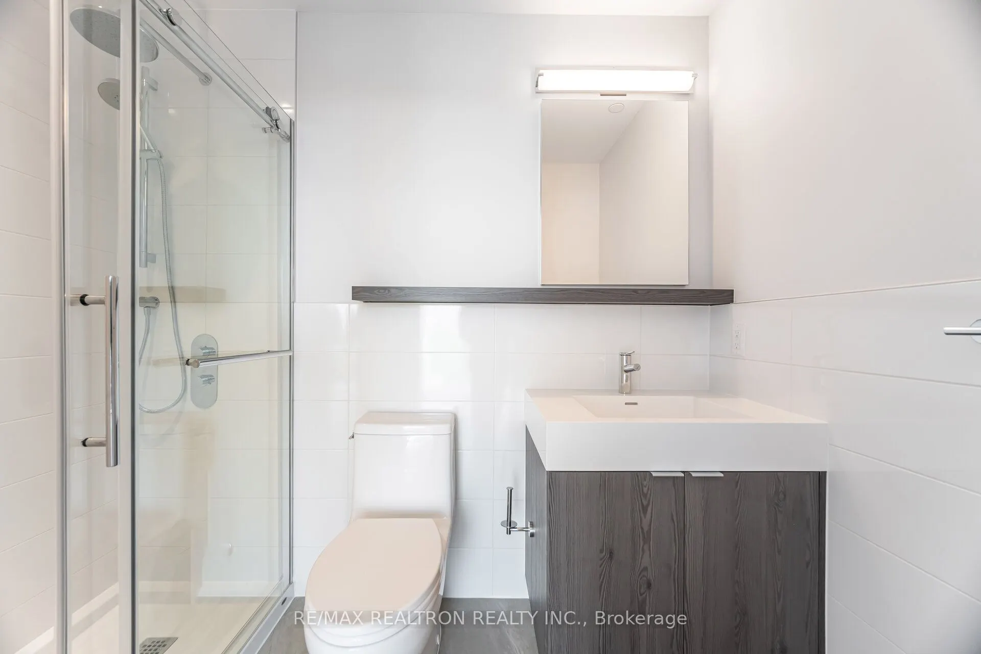 664 Spadina Avenue, #610