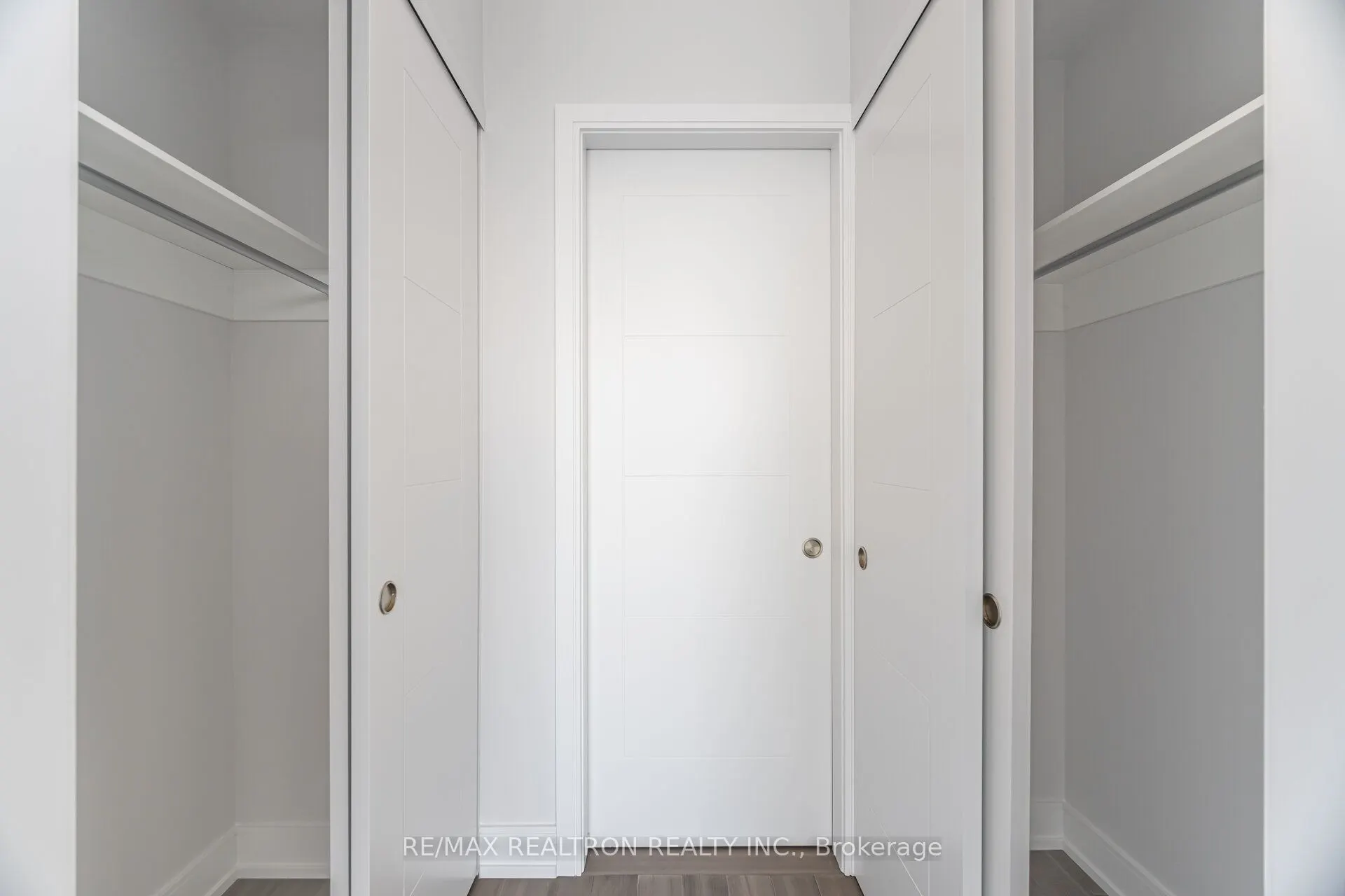664 Spadina Avenue, #610