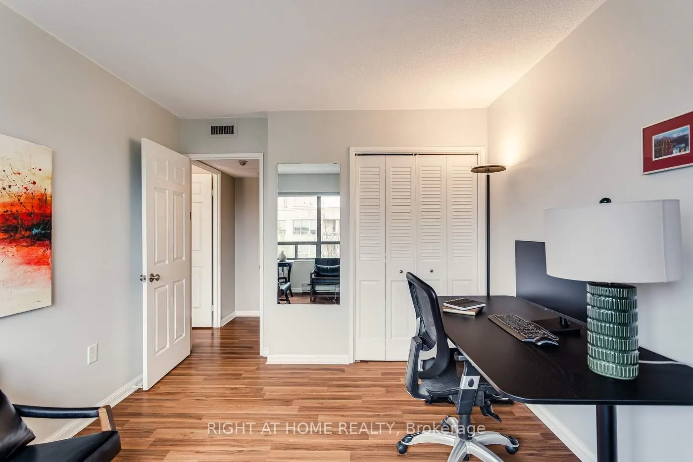 255 The Donway Way W, #528