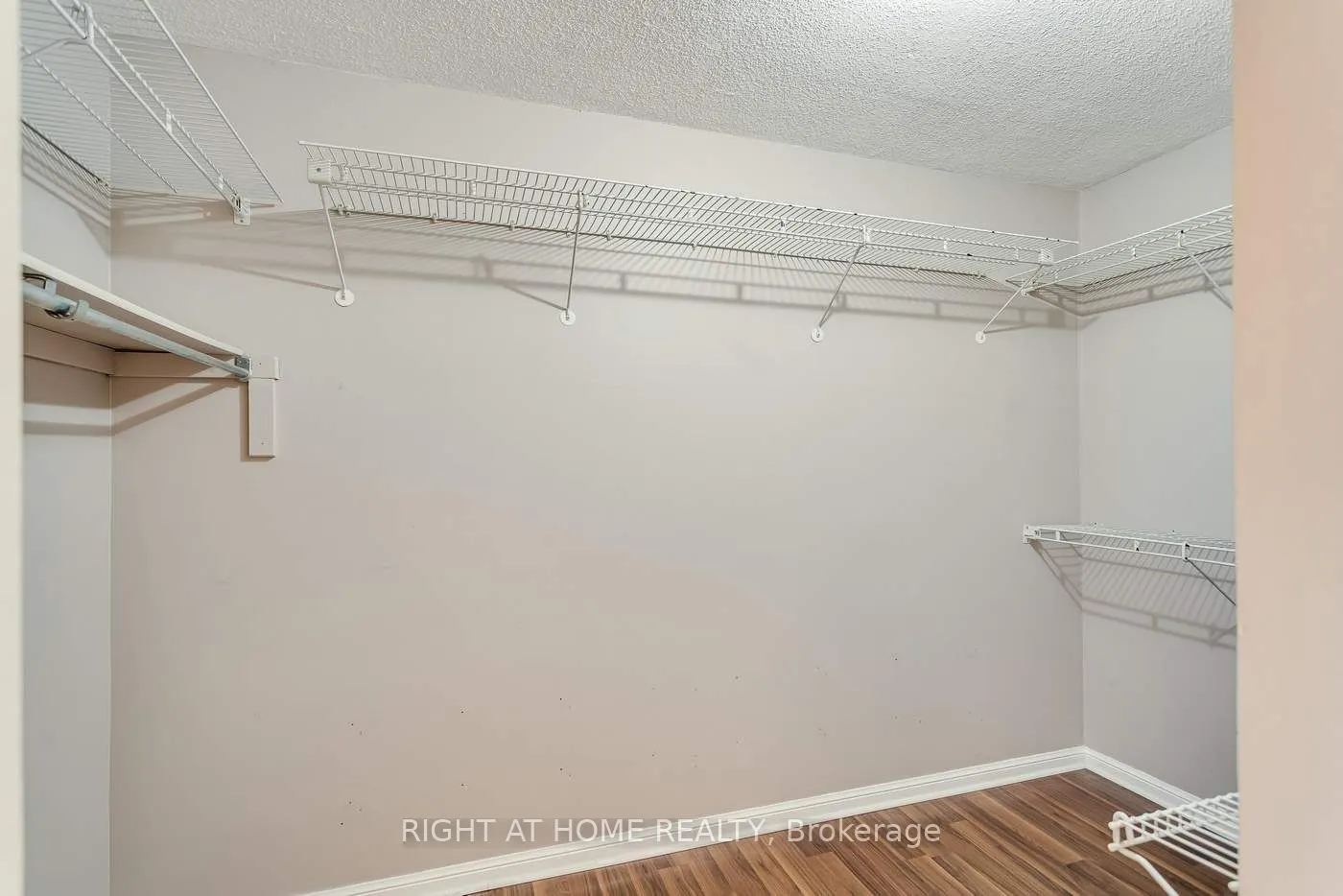 255 The Donway Way W, #528