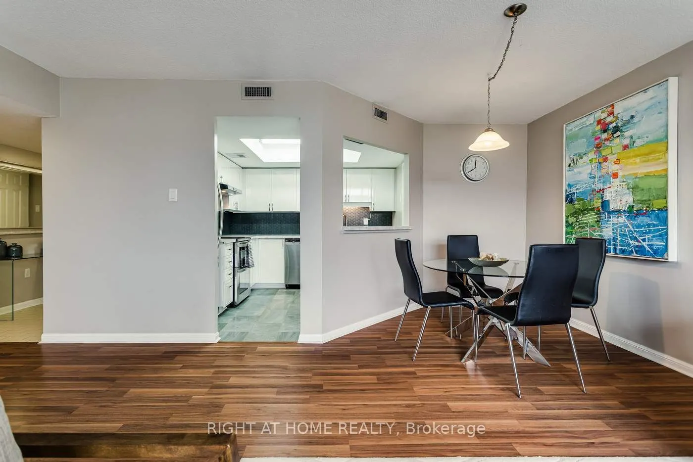 255 The Donway Way W, #528