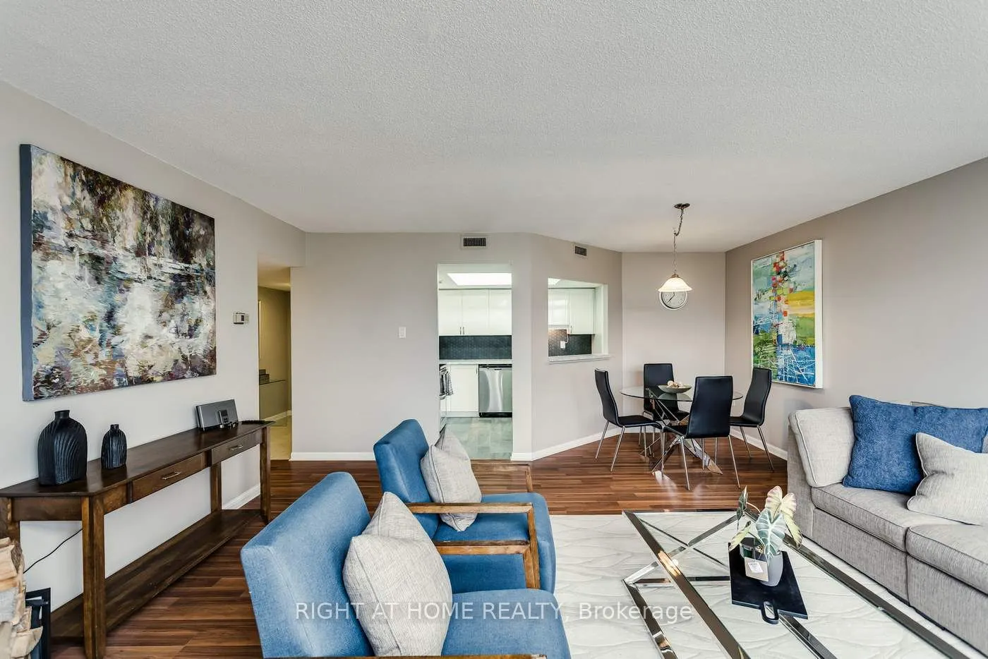255 The Donway Way W, #528