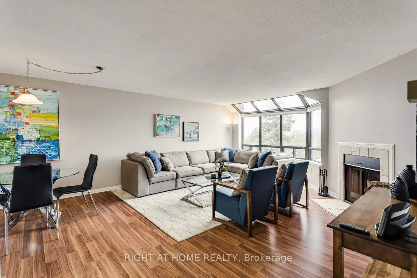 255 The Donway Way W, #528