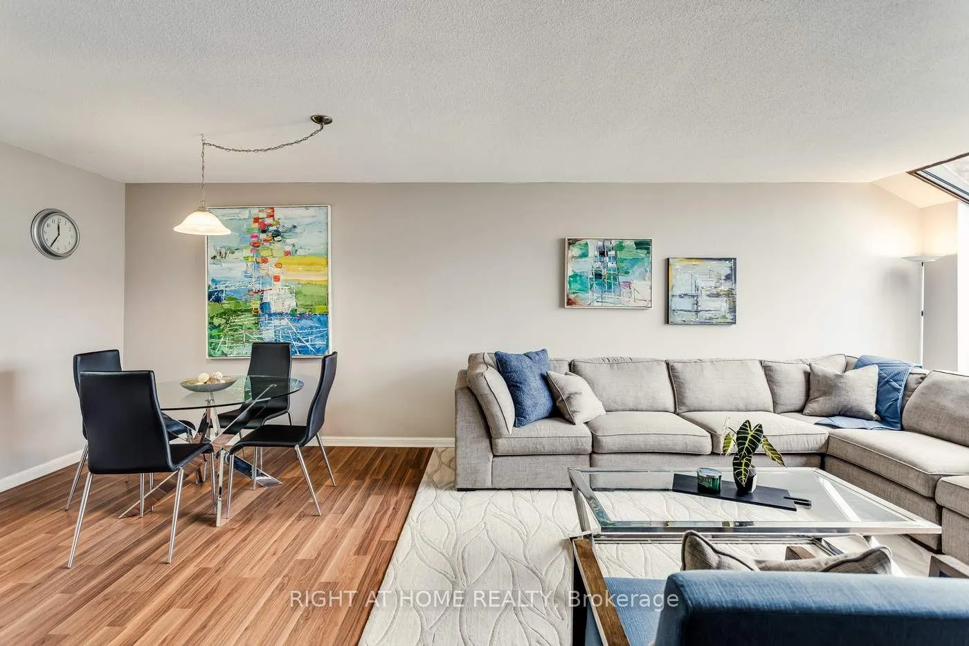 255 The Donway Way W, #528