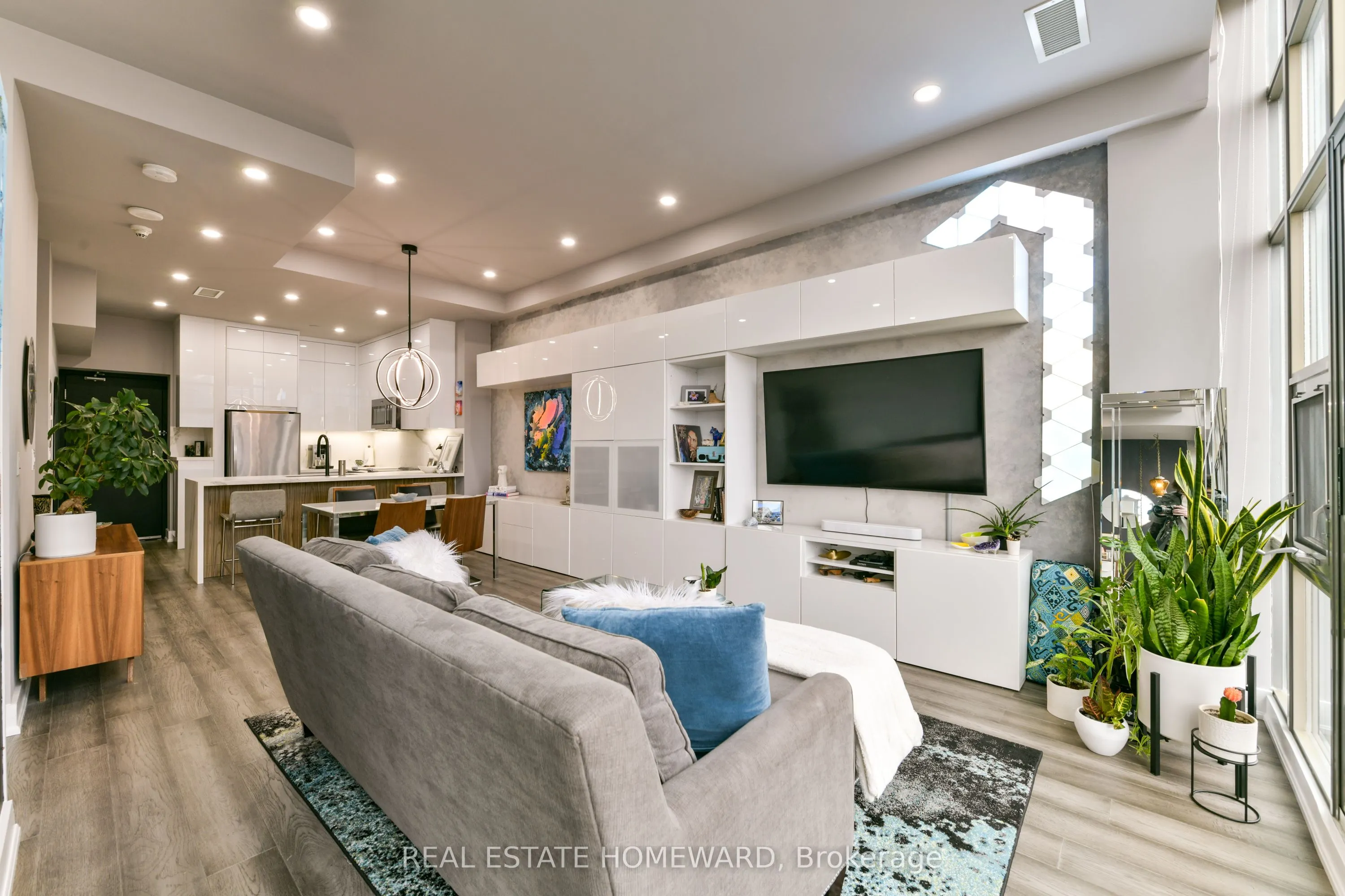 637 Lake Shore Boulevard W, #1024