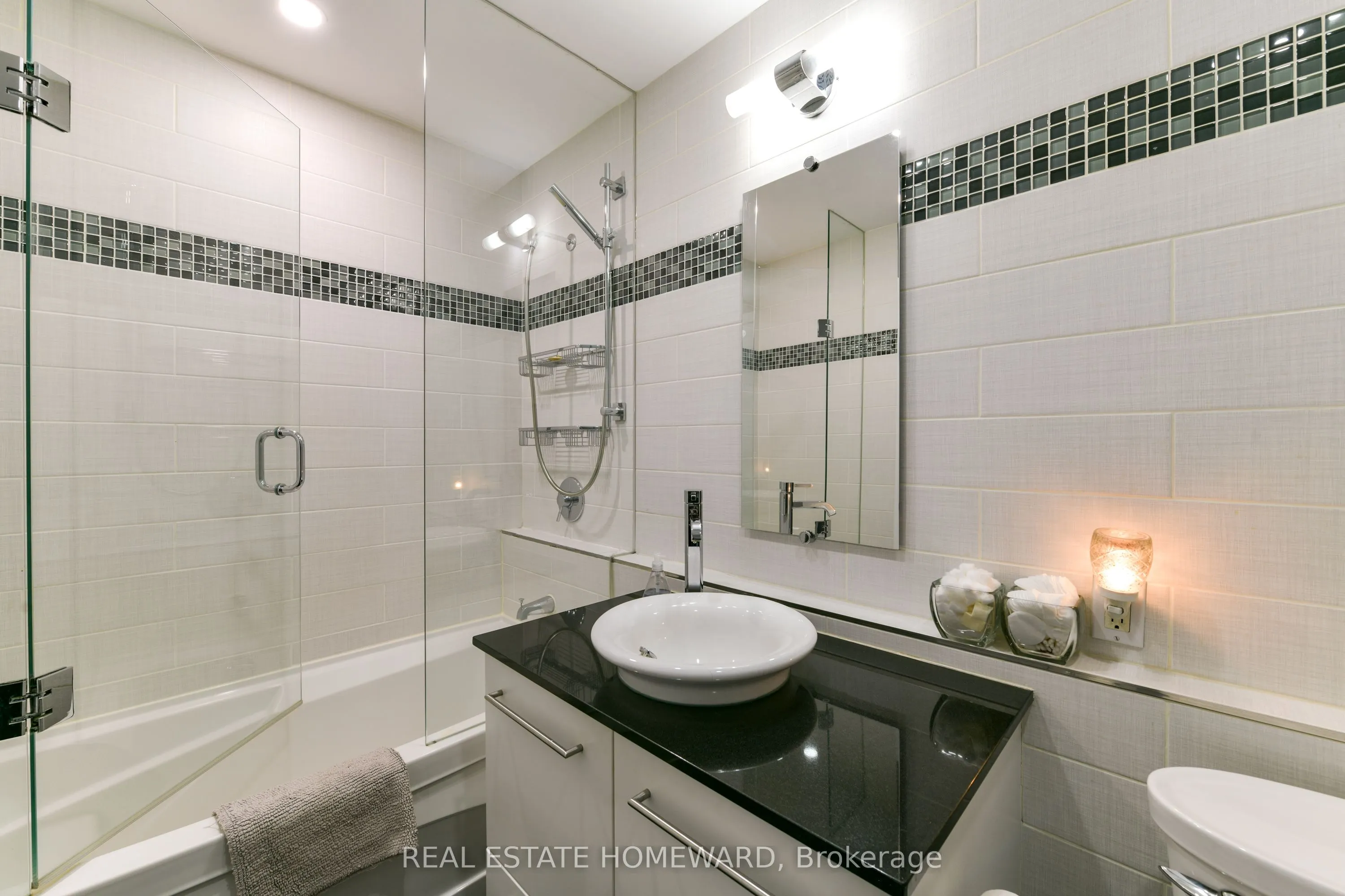 637 Lake Shore Boulevard W, #1024