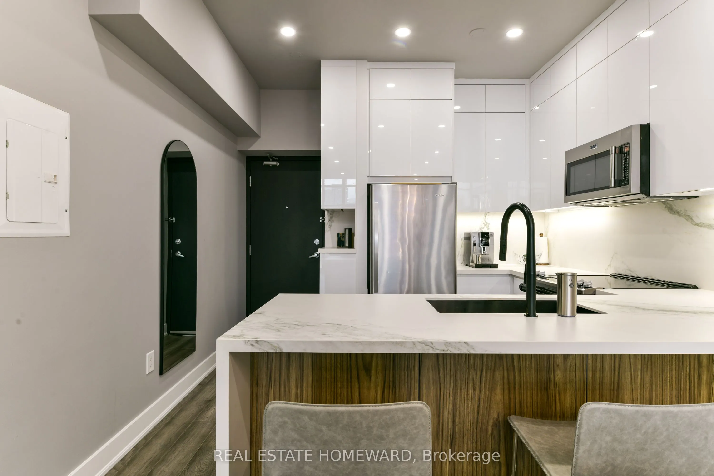 637 Lake Shore Boulevard W, #1024