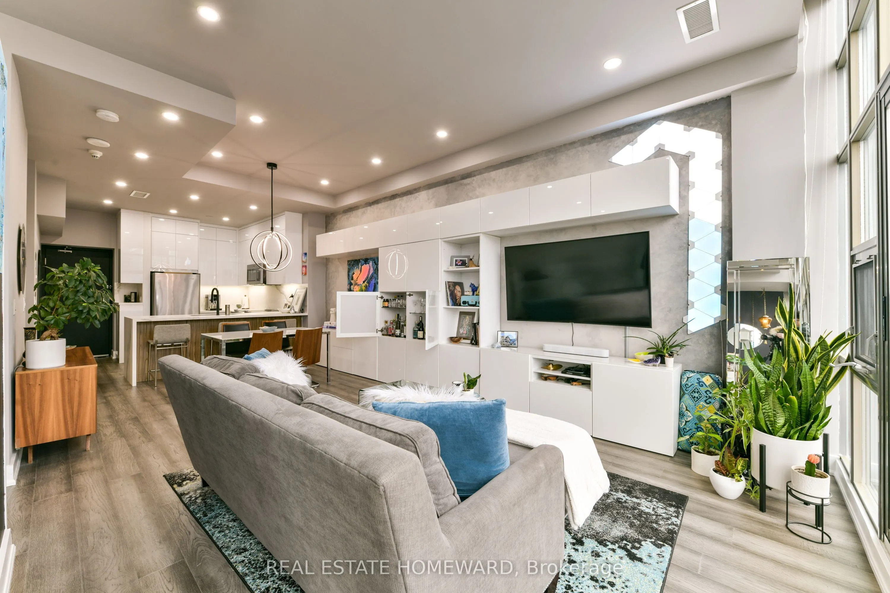 637 Lake Shore Boulevard W, #1024