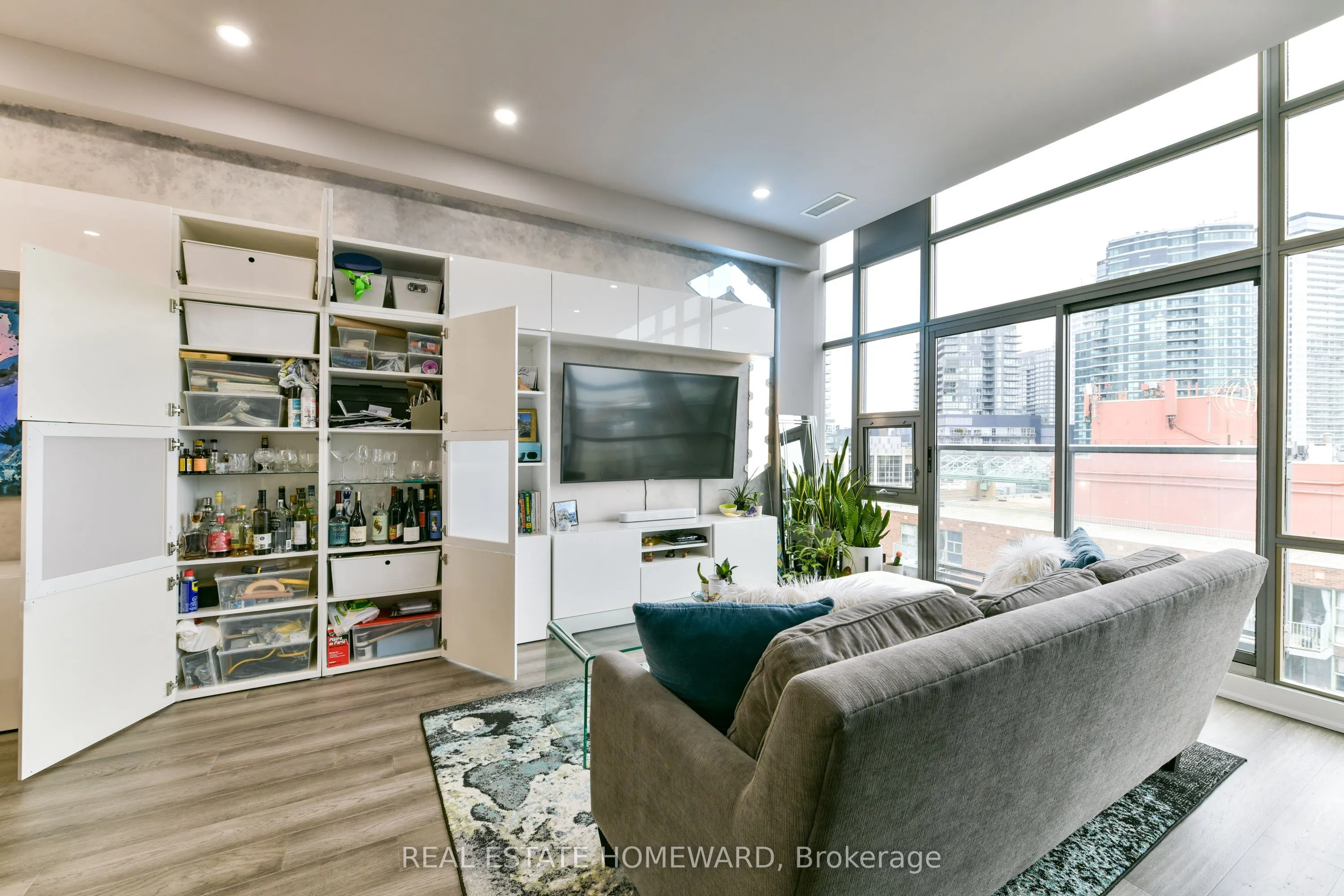 637 Lake Shore Boulevard W, #1024