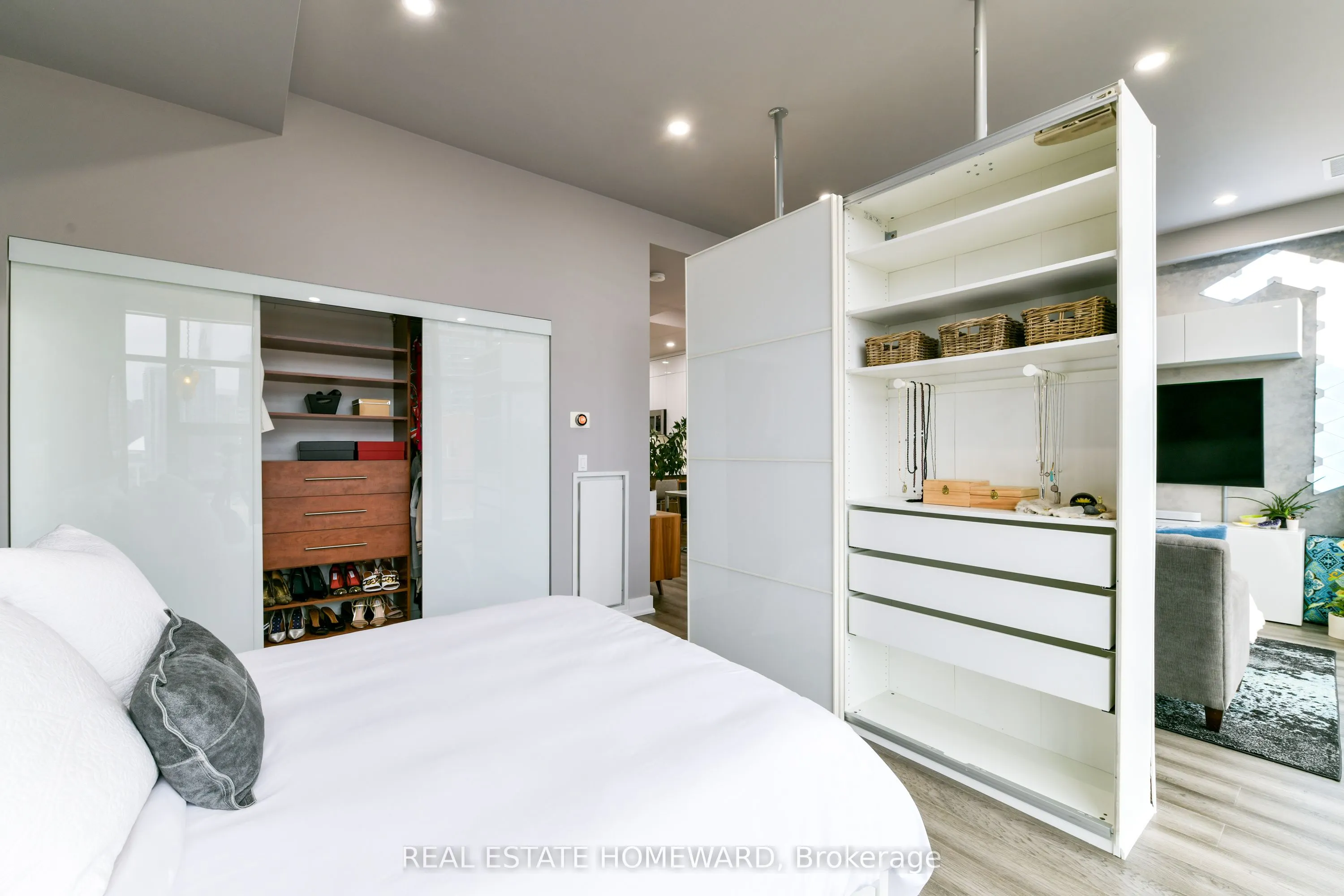 637 Lake Shore Boulevard W, #1024