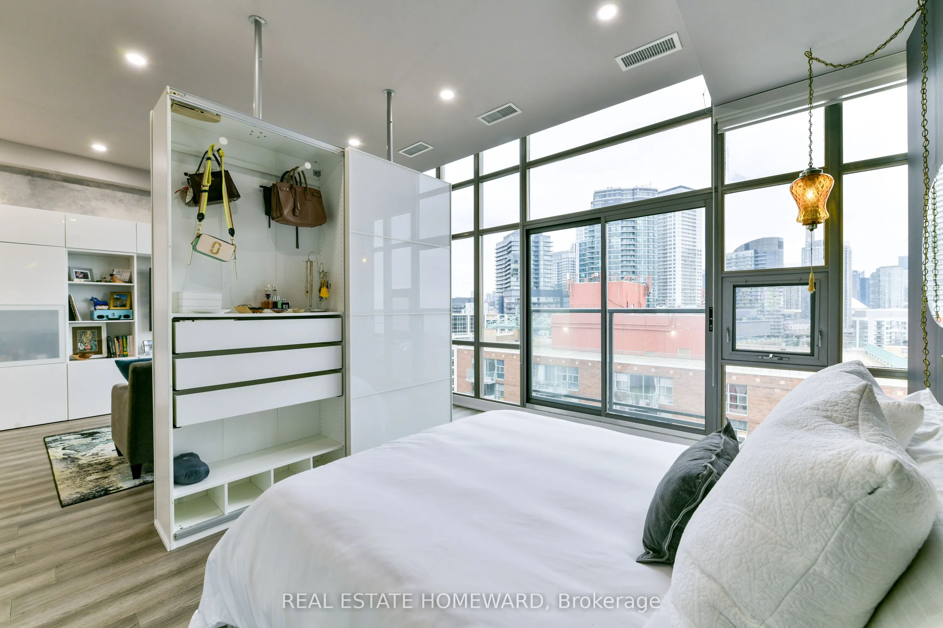 637 Lake Shore Boulevard W, #1024