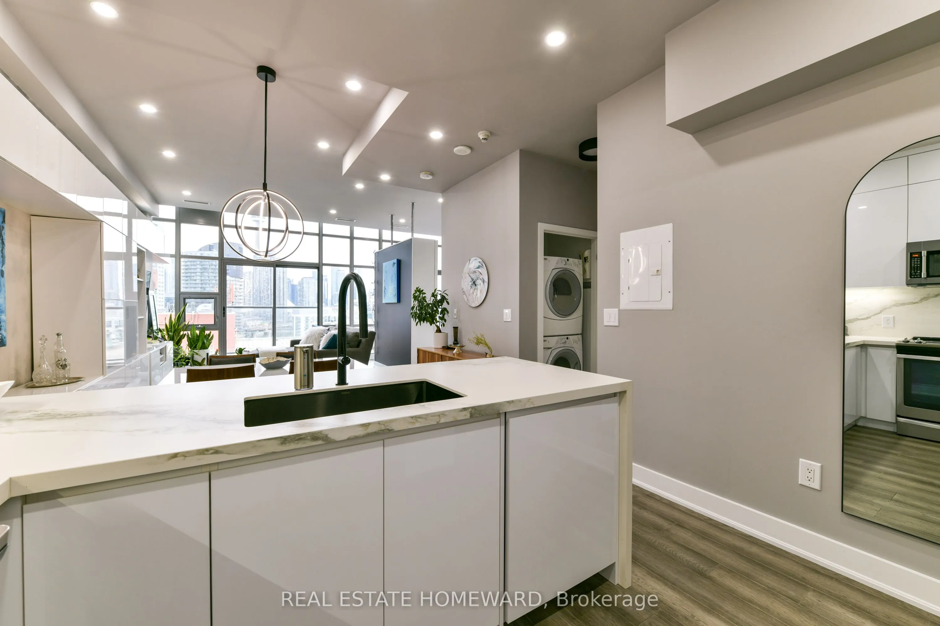 637 Lake Shore Boulevard W, #1024