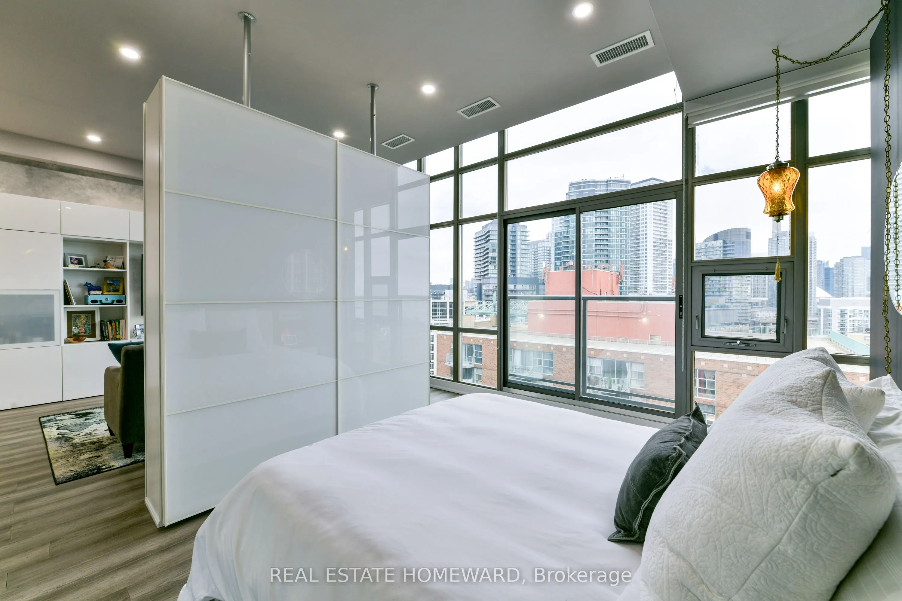 637 Lake Shore Boulevard W, #1024