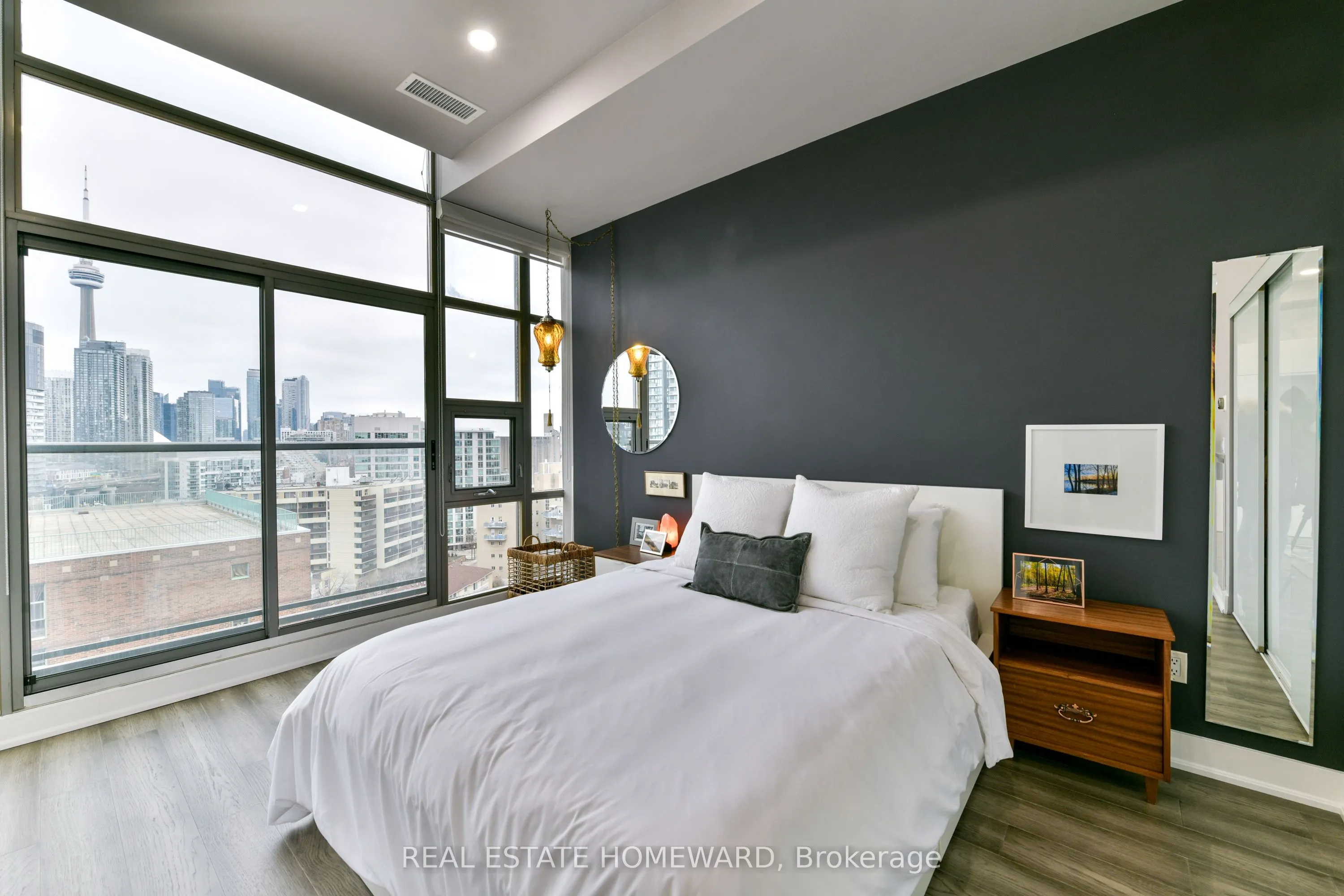 637 Lake Shore Boulevard W, #1024