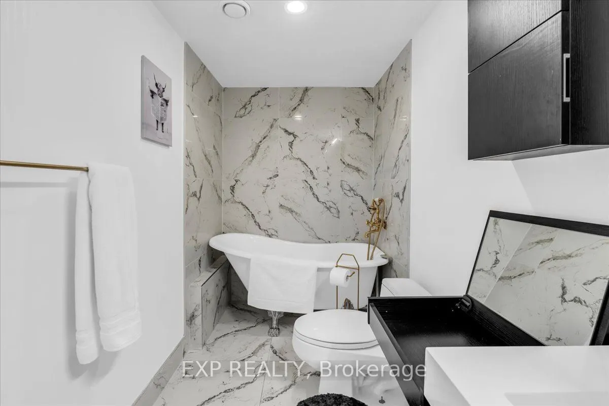 210 Victoria Street, #1816