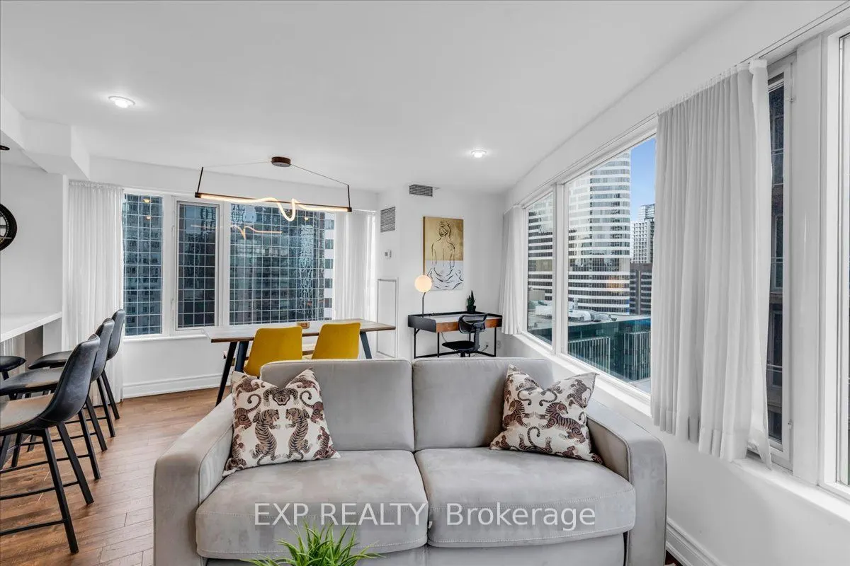 210 Victoria Street, #1816