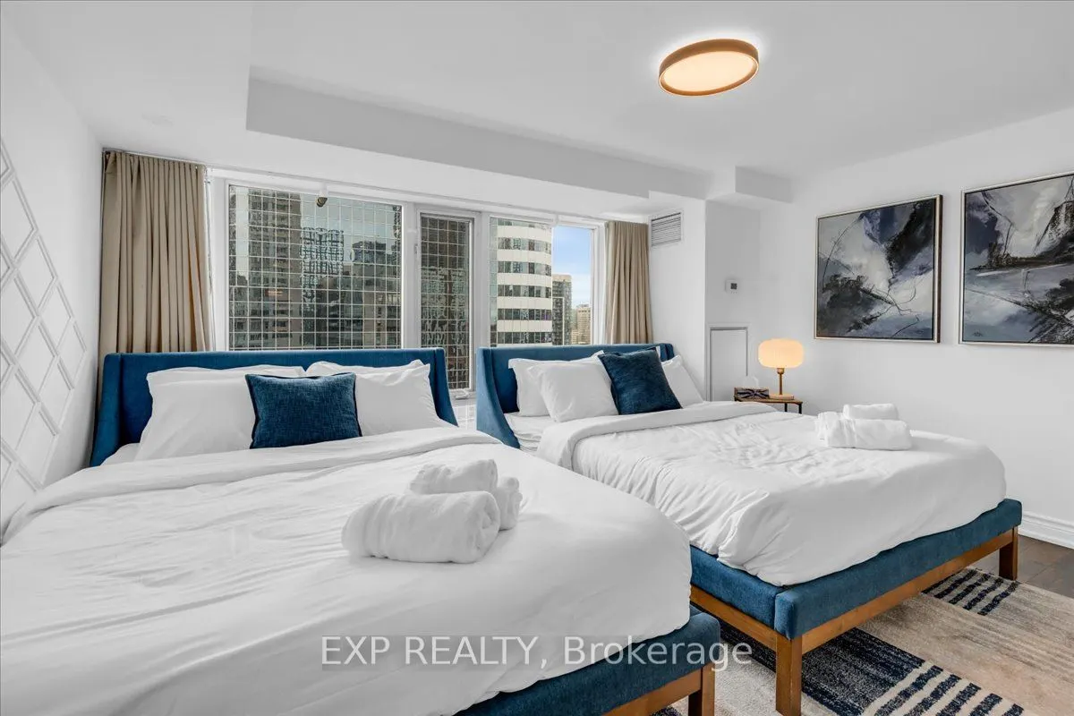 210 Victoria Street, #1816