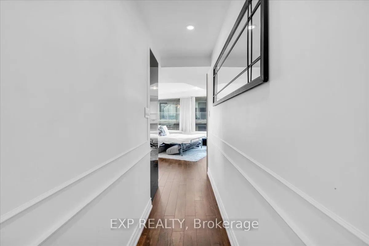210 Victoria Street, #1816