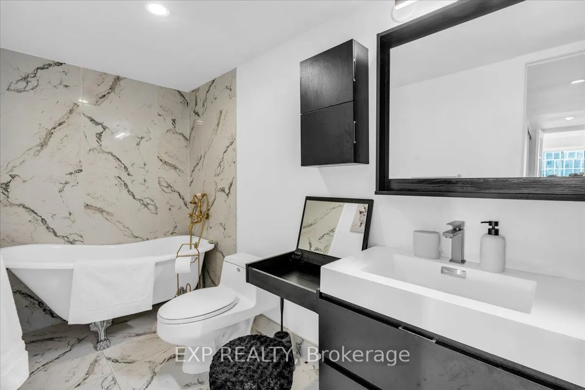 210 Victoria Street, #1816