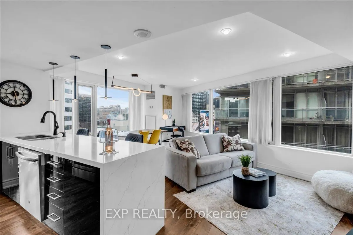210 Victoria Street, #1816