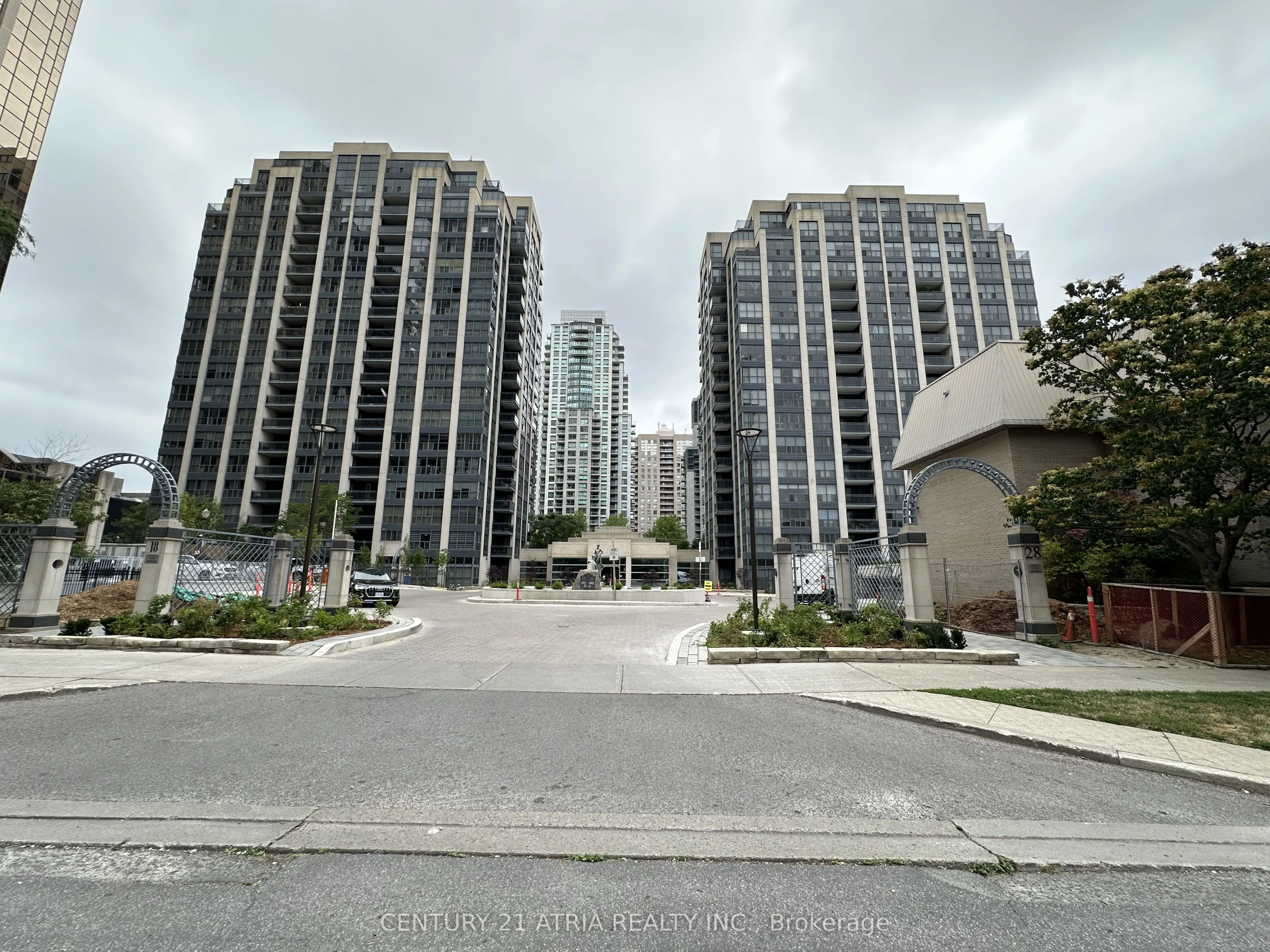 18 Hollywood Avenue #1707