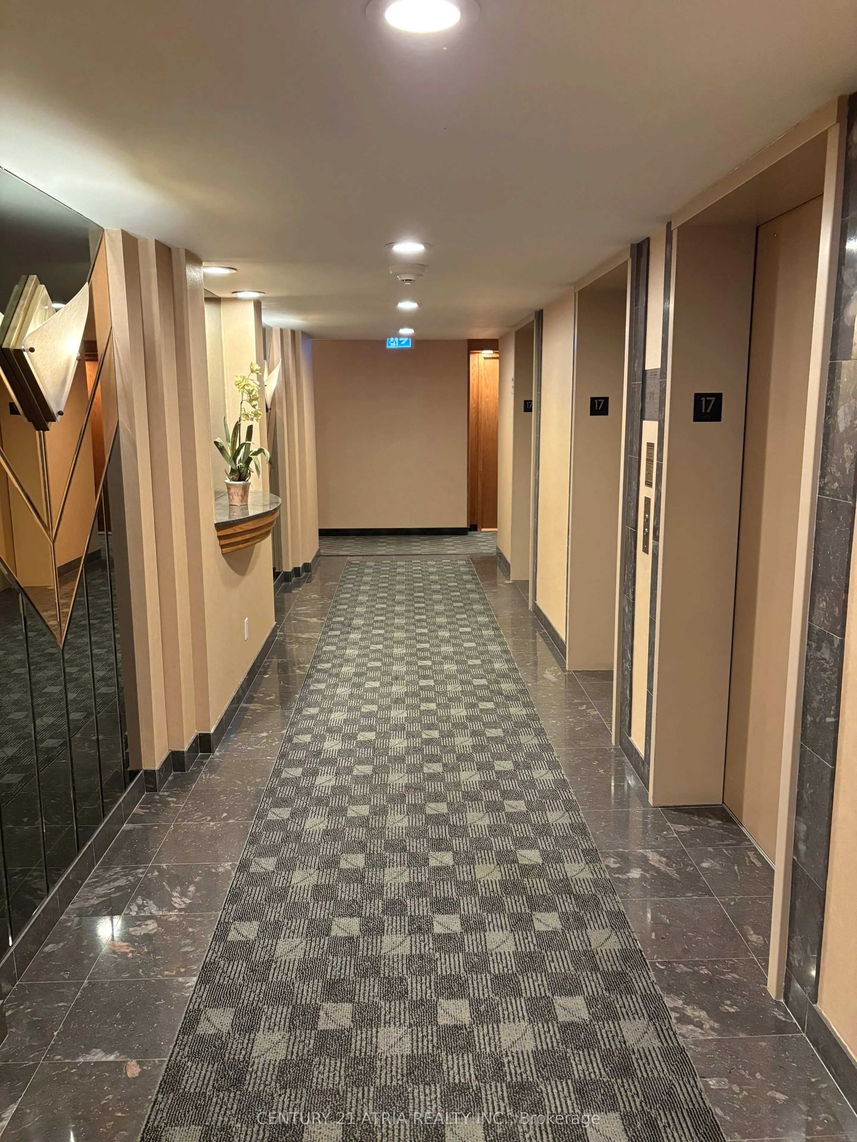 18 Hollywood Avenue #1707