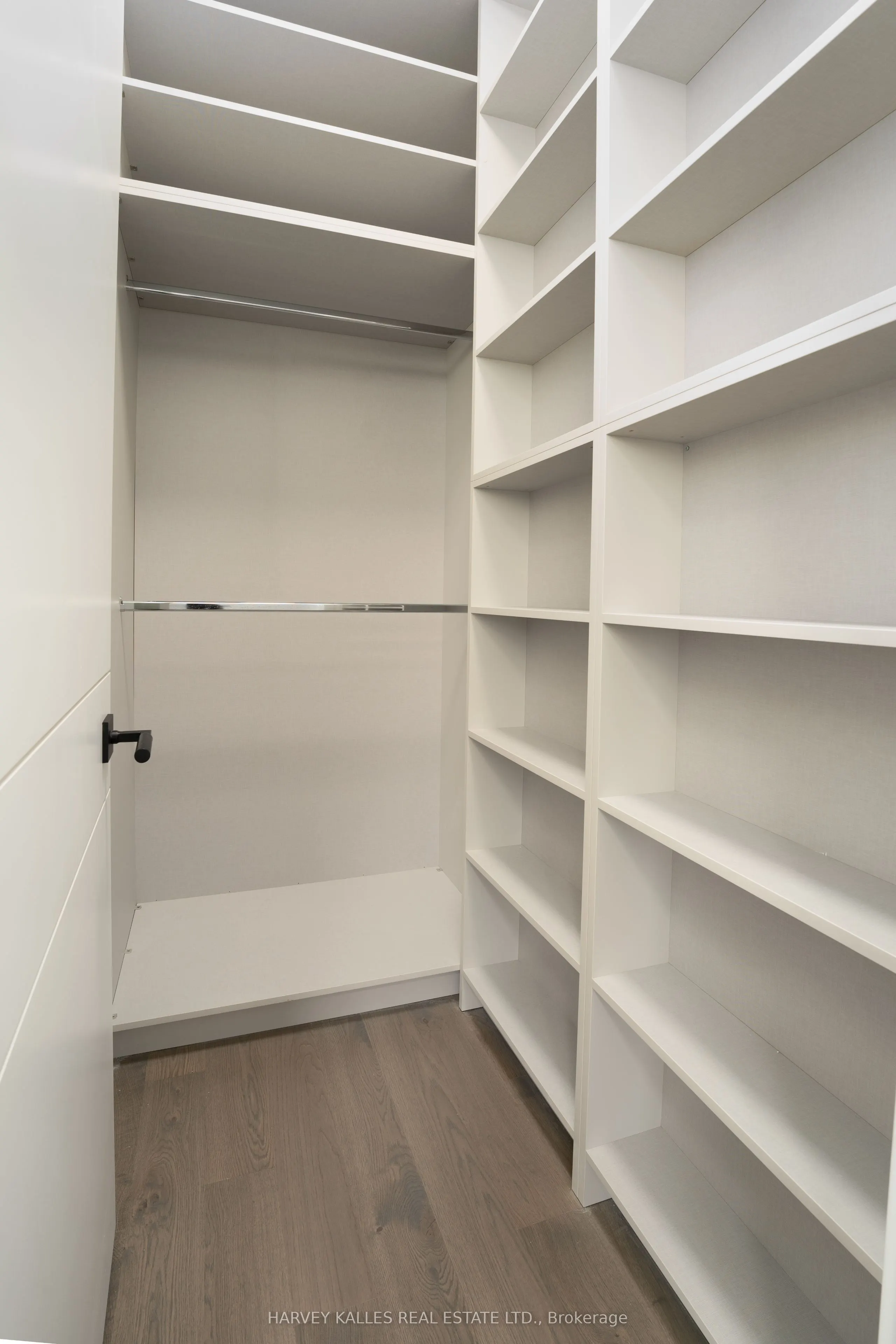 215 Lonsdale Road, #1705
