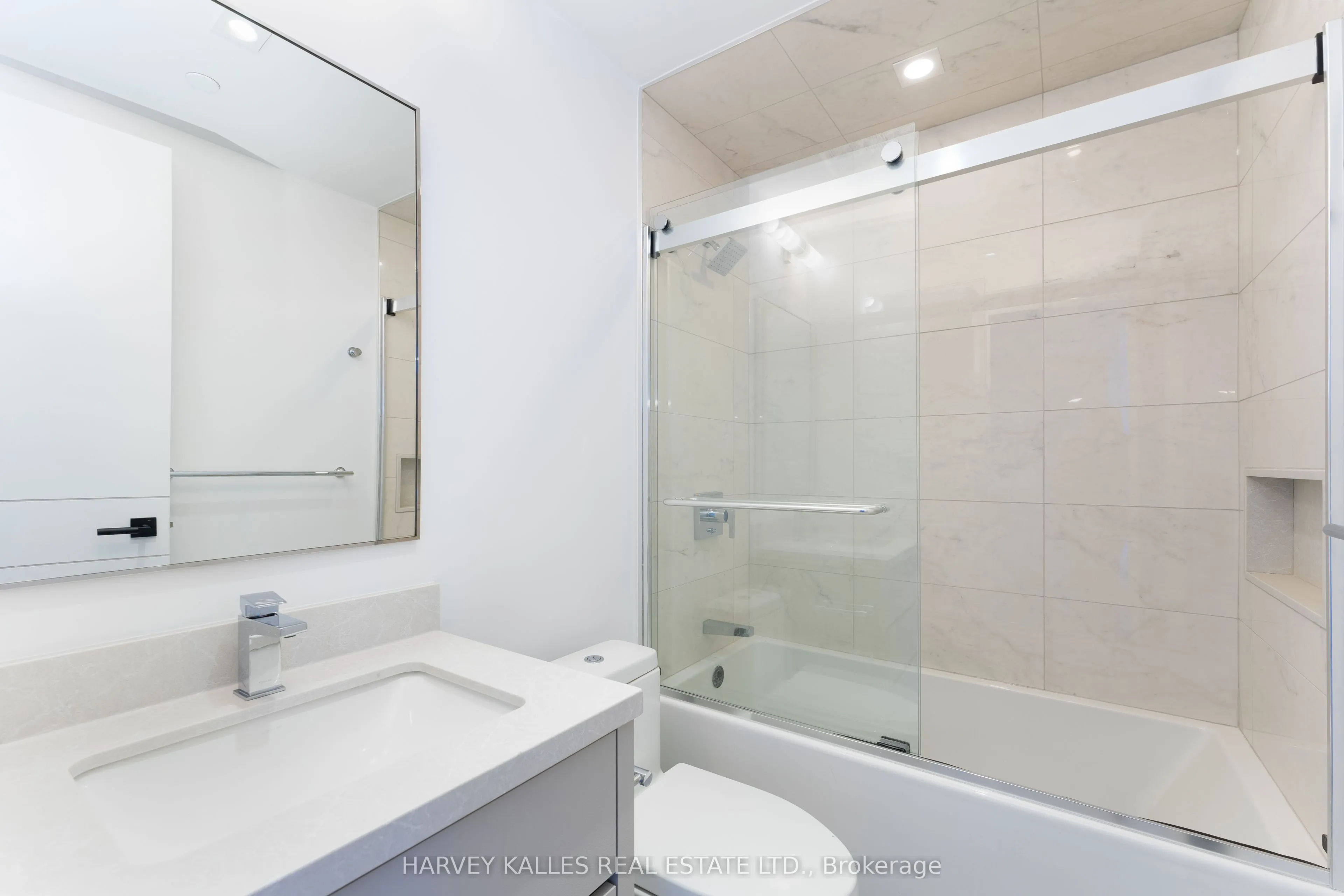215 Lonsdale Road, #1705