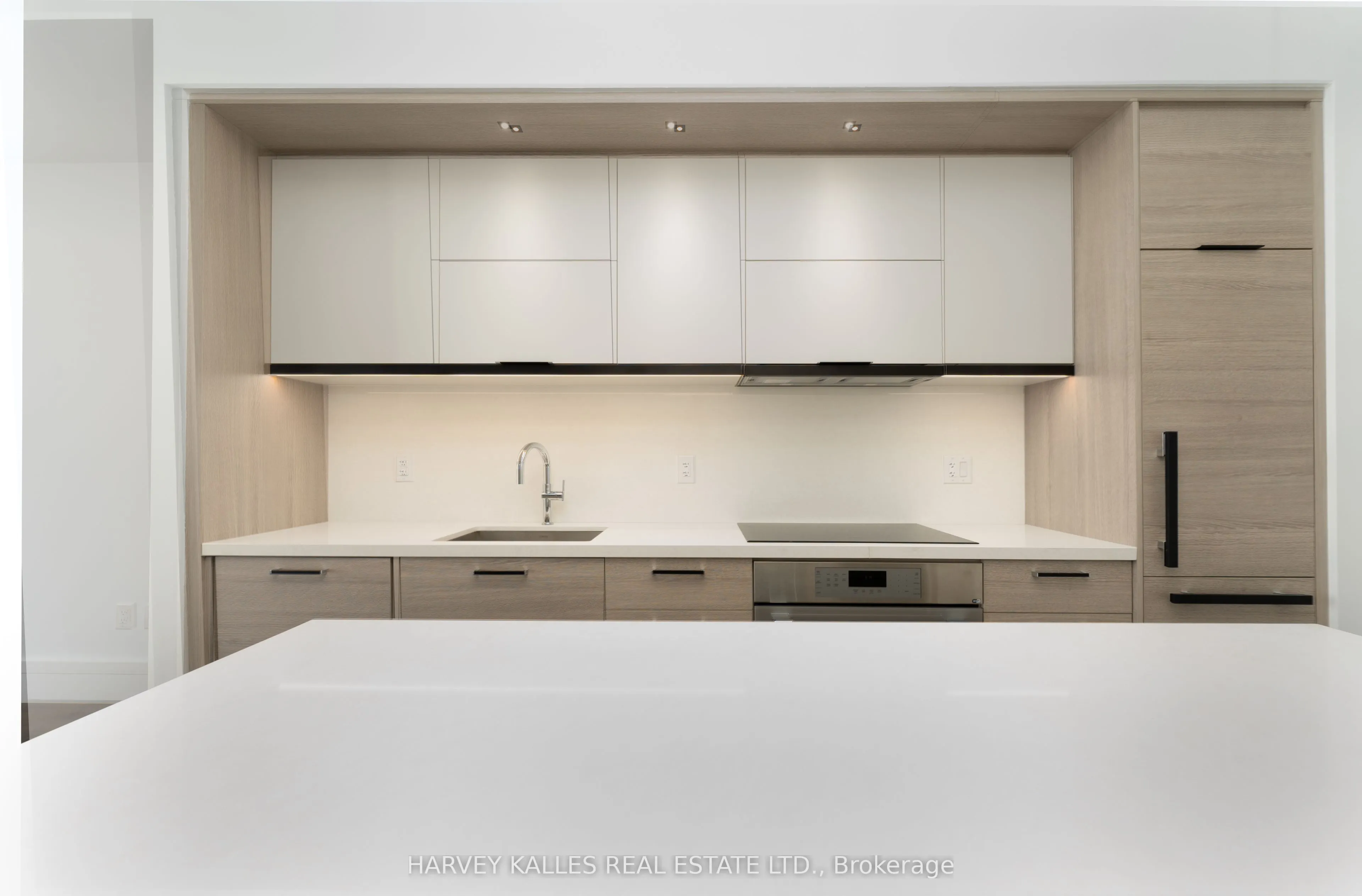 215 Lonsdale Road, #1705